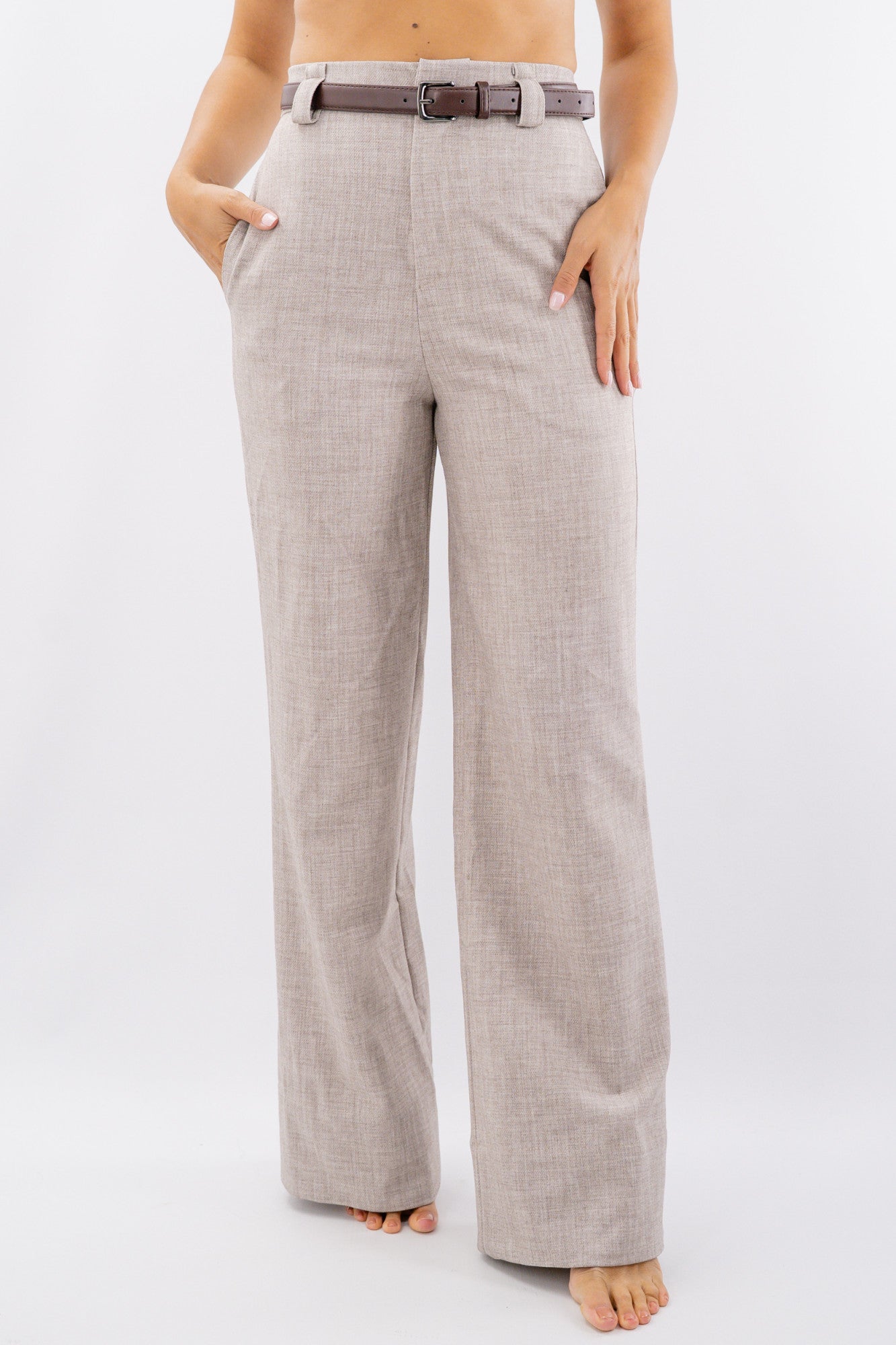 Pantaloni palazzo con cintura e vita alta