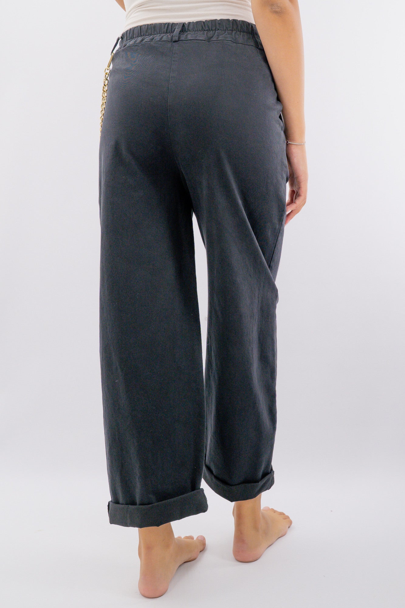 Pantalone a vita alta simil ovetto con pinces