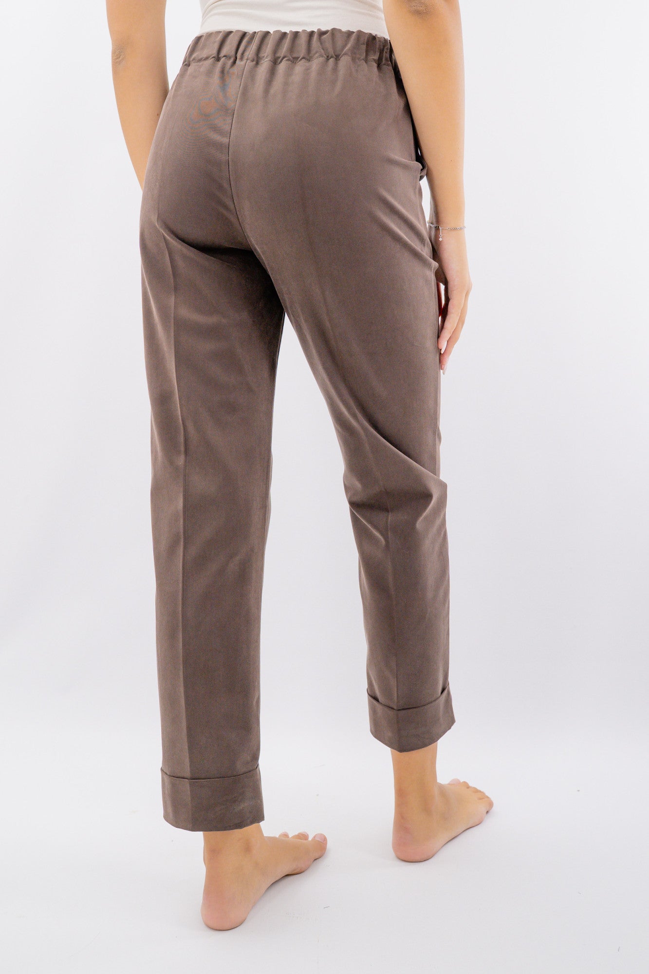 Pantalone gamba asciutta con risvolto alto