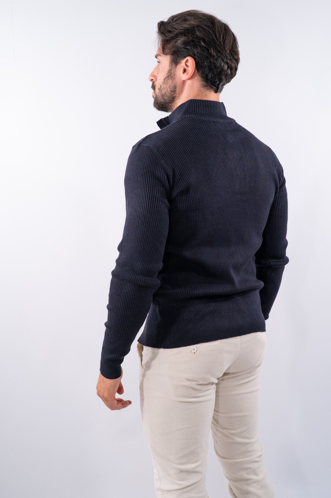 Maglia lupetto con lavorazione a costa e bottoni