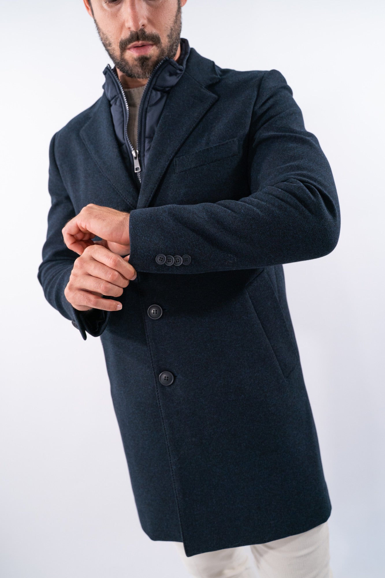 Cappotto monopetto corto con revers e pettorina trapuntata staccabile