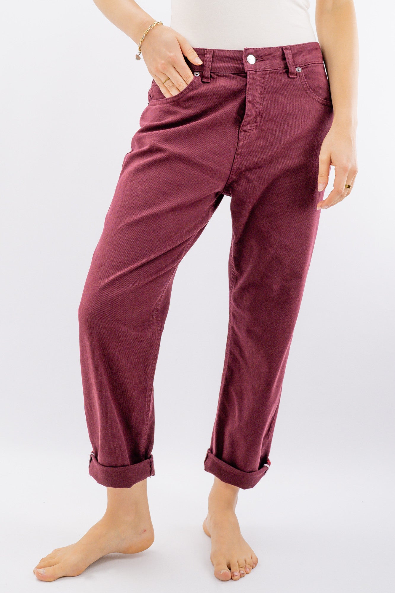 Pantaloni 5 tasche in twill stretch con fit dritto con x posteriore