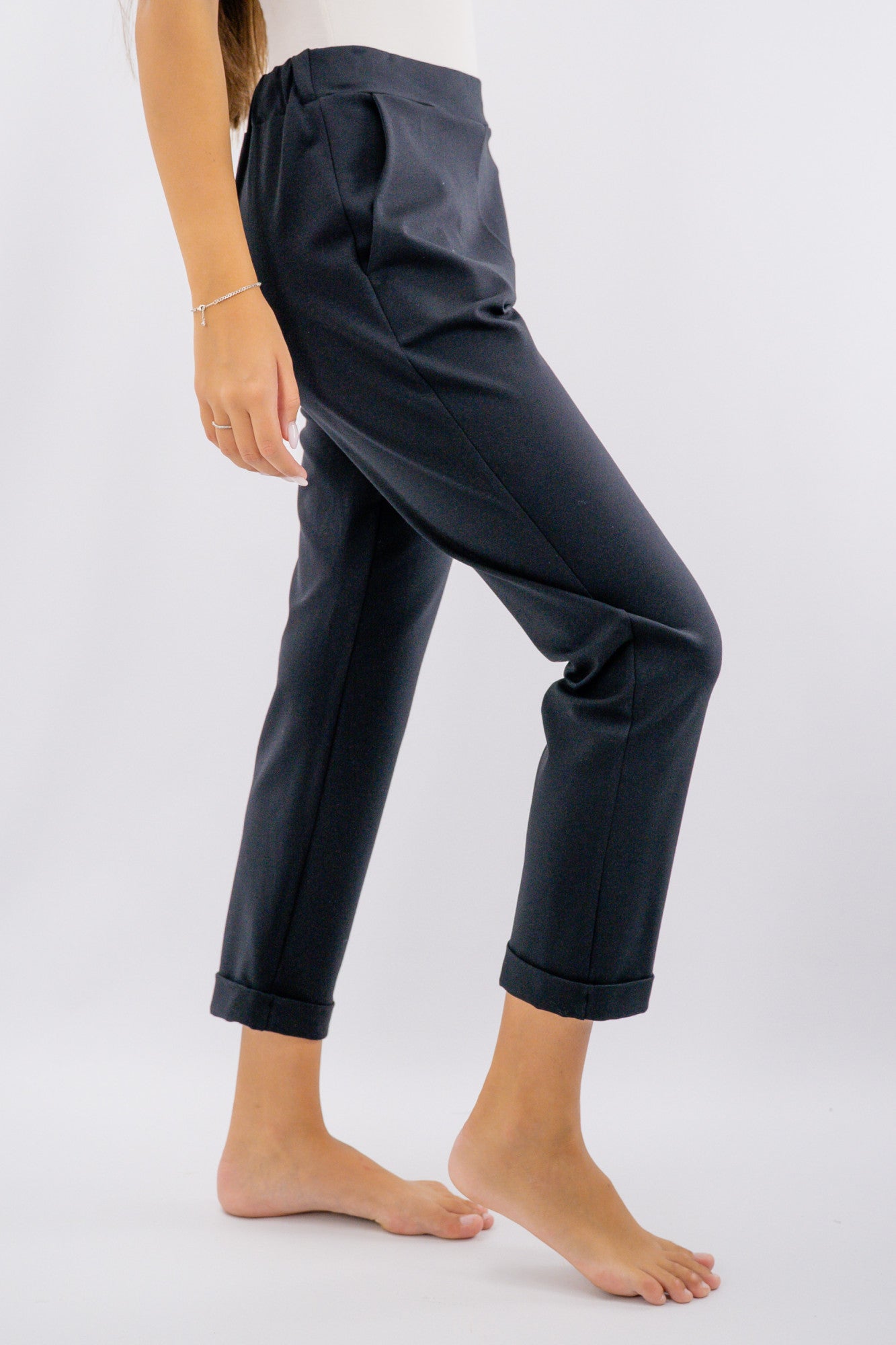 Pantalone in punto roma con risvoltino sul fondo