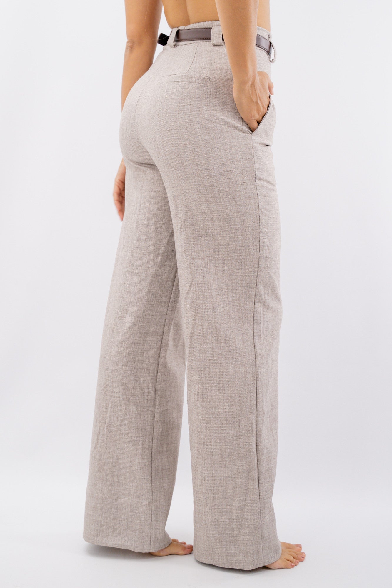 Pantaloni palazzo con cintura e vita alta