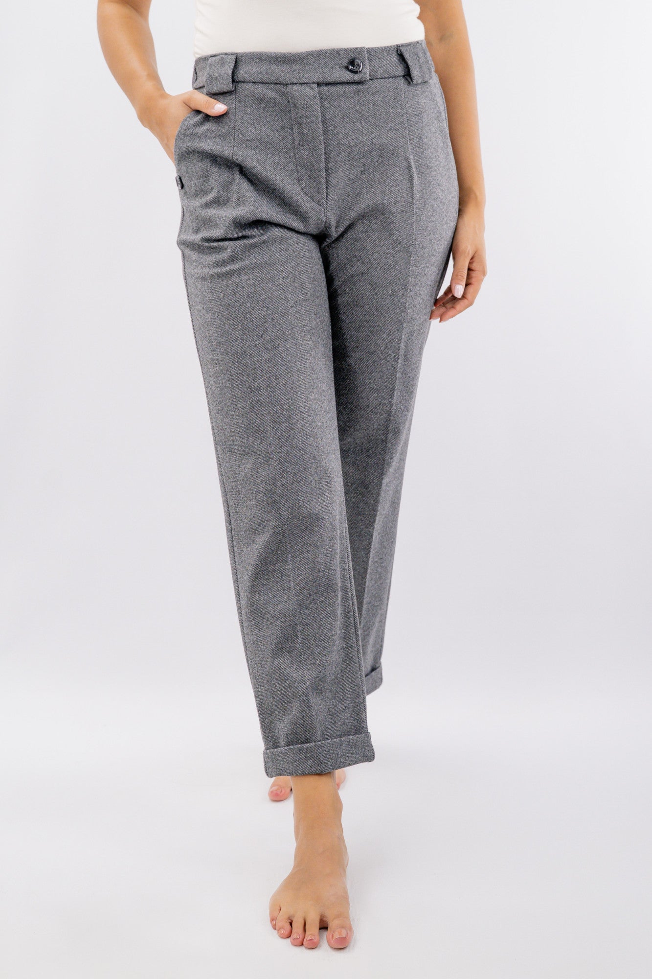 Pantalone vita alta in tessuto sale e pepe con risvolti