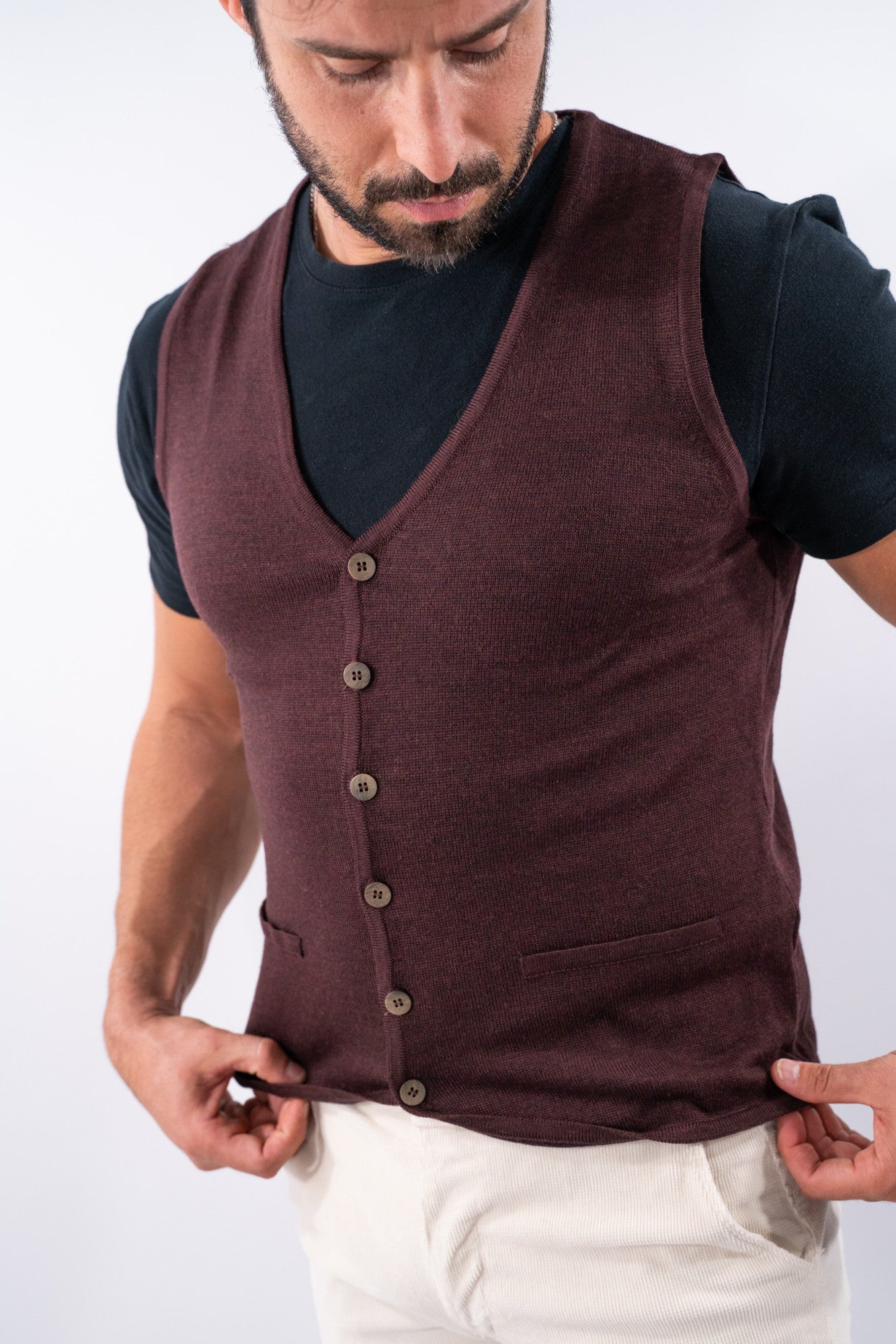 Gilet in maglia con scollo a V e  bottoni