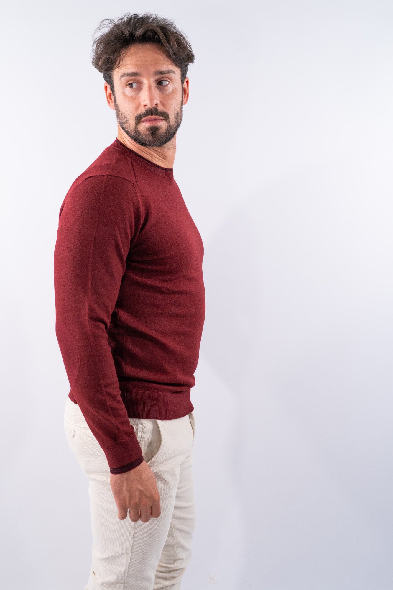 Maglia girocollo con toppe e doppio collo