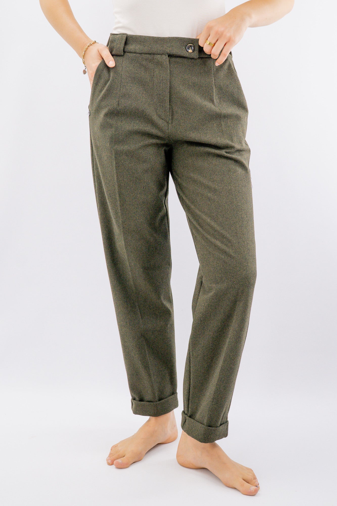 Pantalone vita alta in tessuto sale e pepe con risvolti