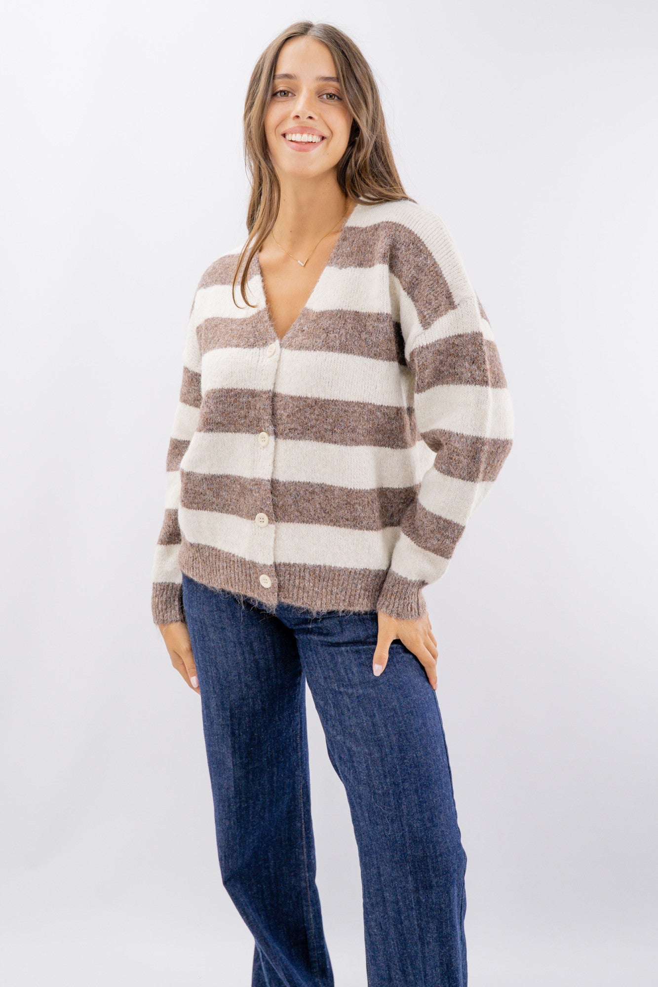 Cardigan rigato trendy con bottoni