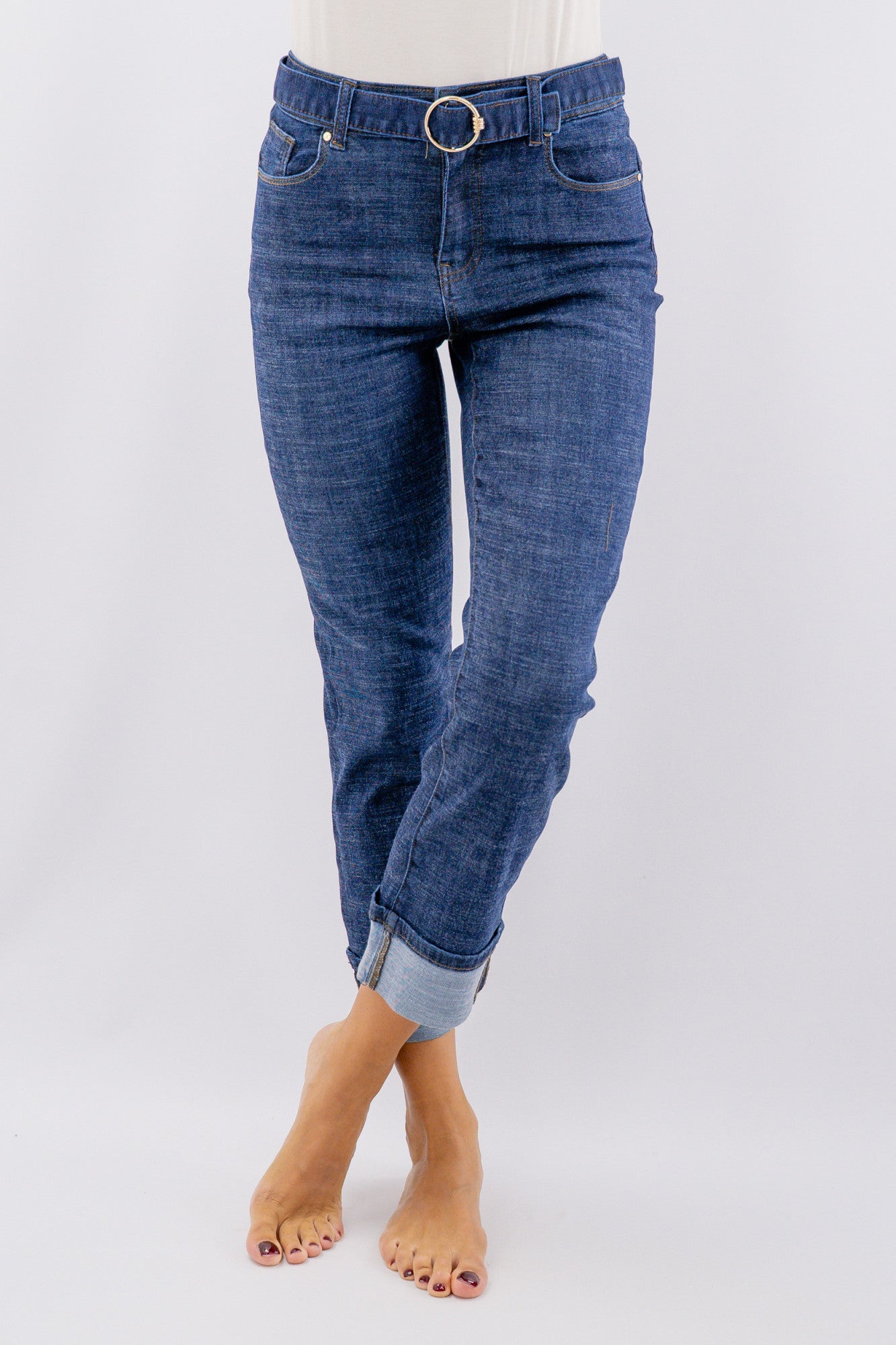 Jeans capri cropped con cintura ad anello e orlo risvoltato