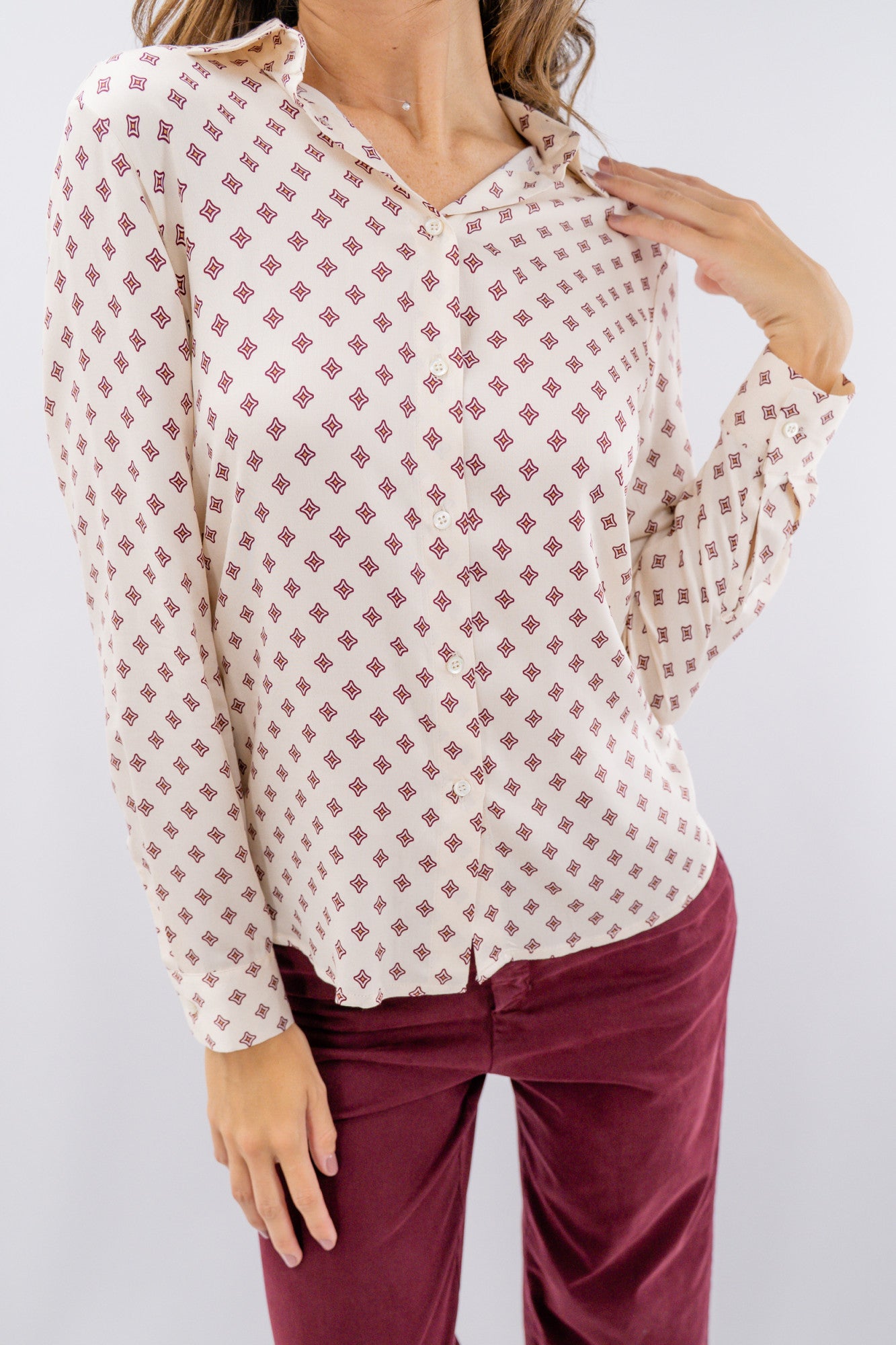 Camicia in viscosa fantasia geometrica