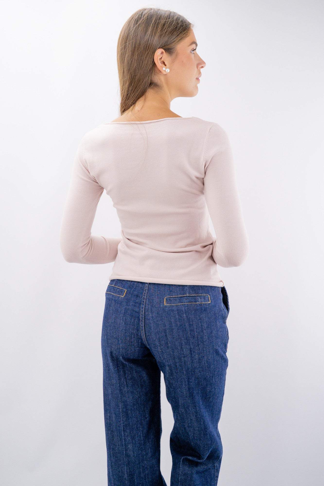 Maglia slim con scollo a barchetta