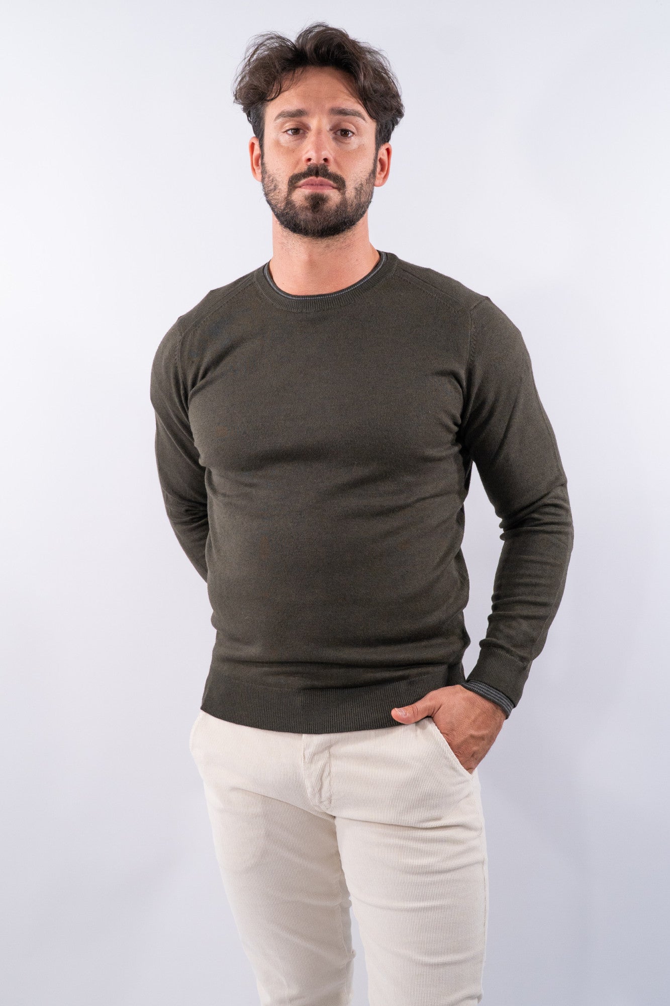Maglia girocollo con toppe e doppio collo