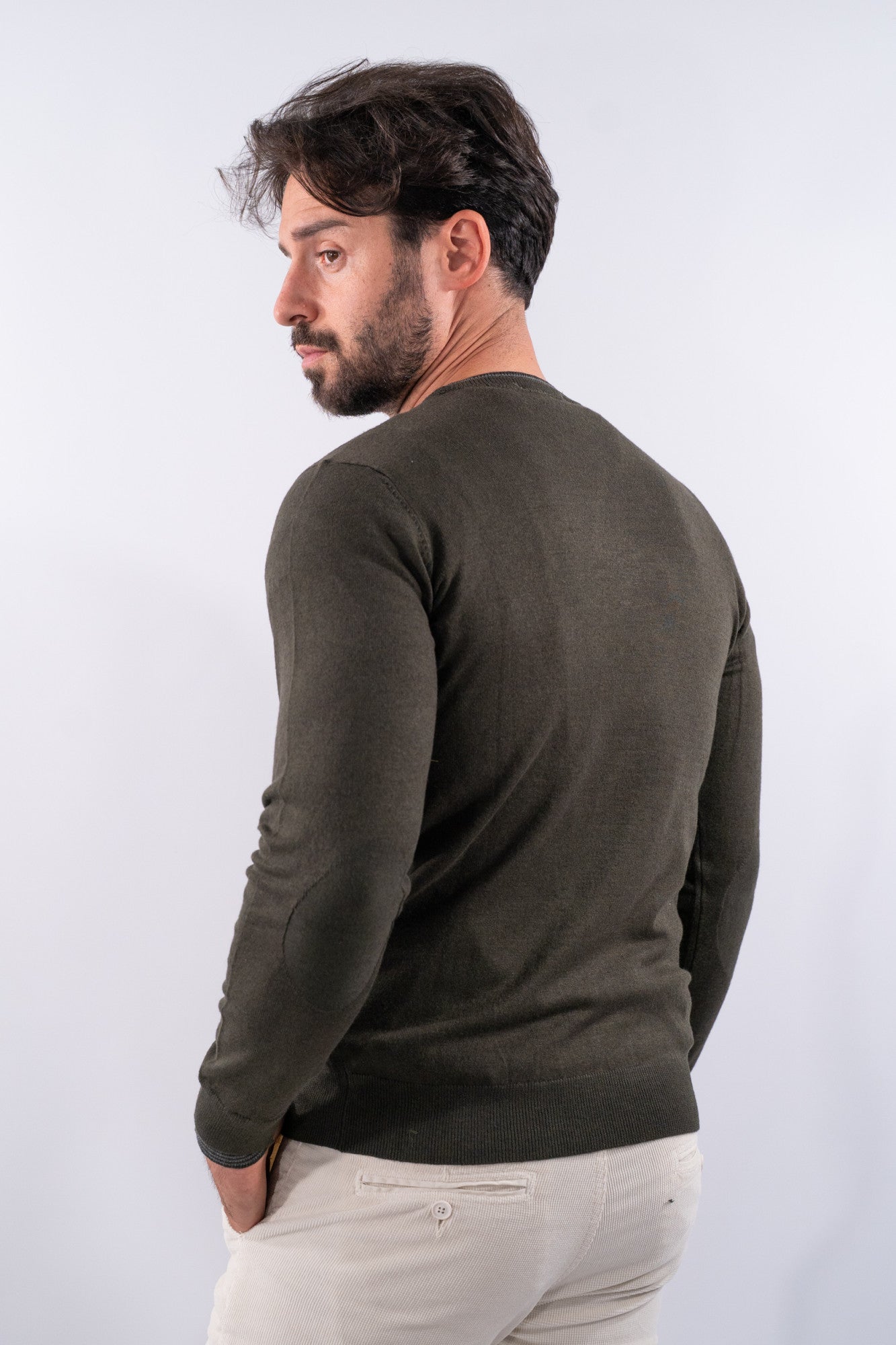 Maglia girocollo con toppe e doppio collo