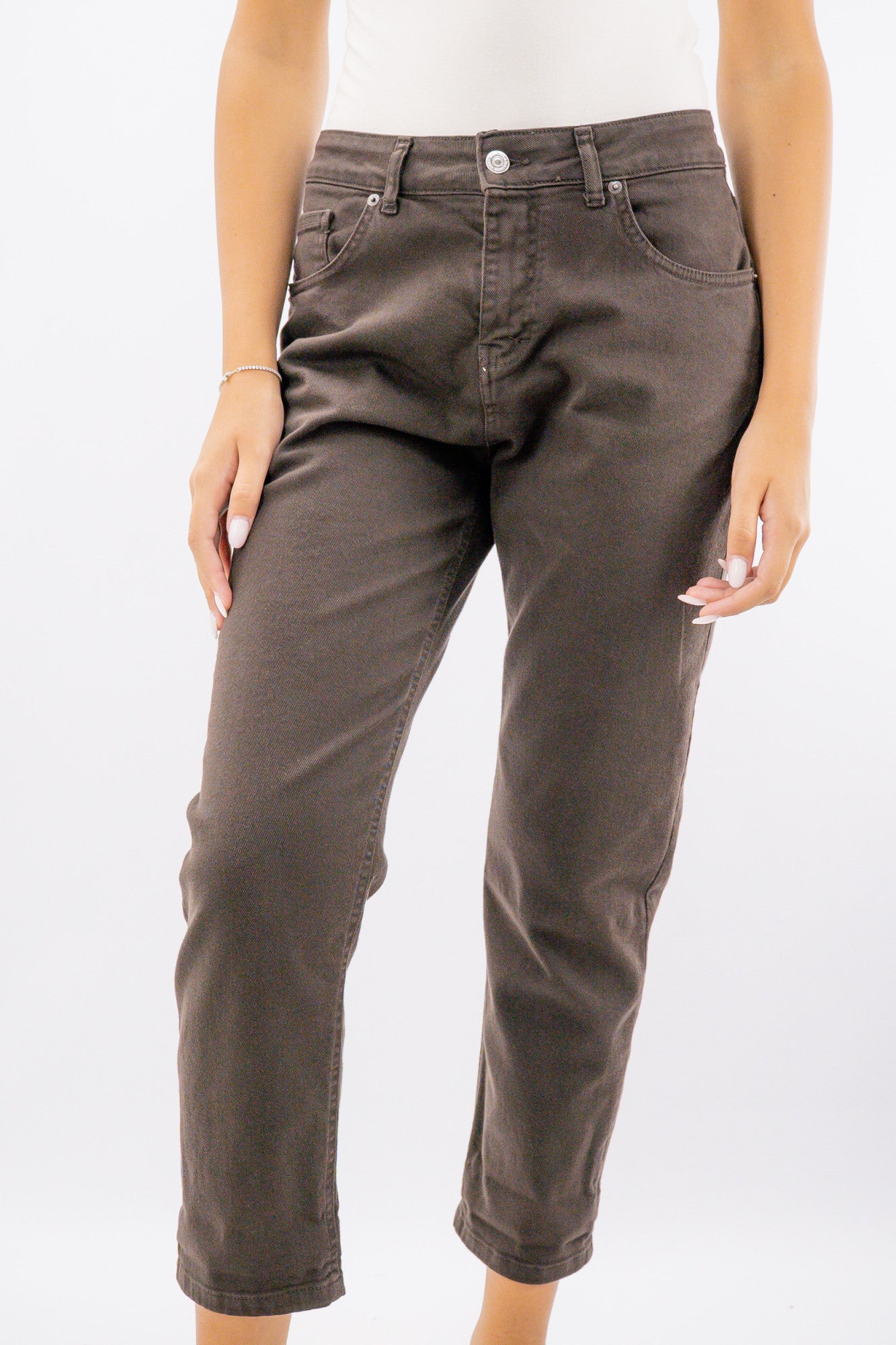 Pantaloni 5 tasche in twill stretch con fit dritto con x posteriore