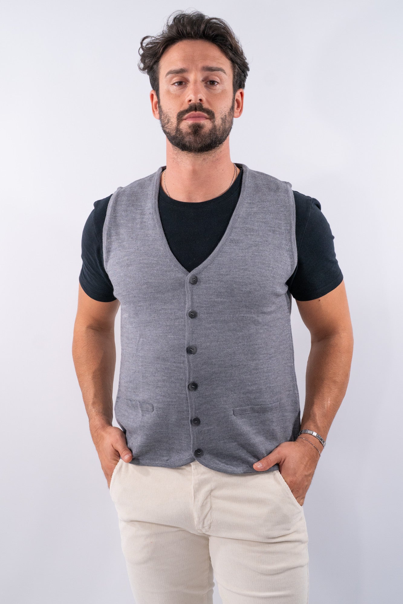 Gilet in maglia con scollo a V e  bottoni