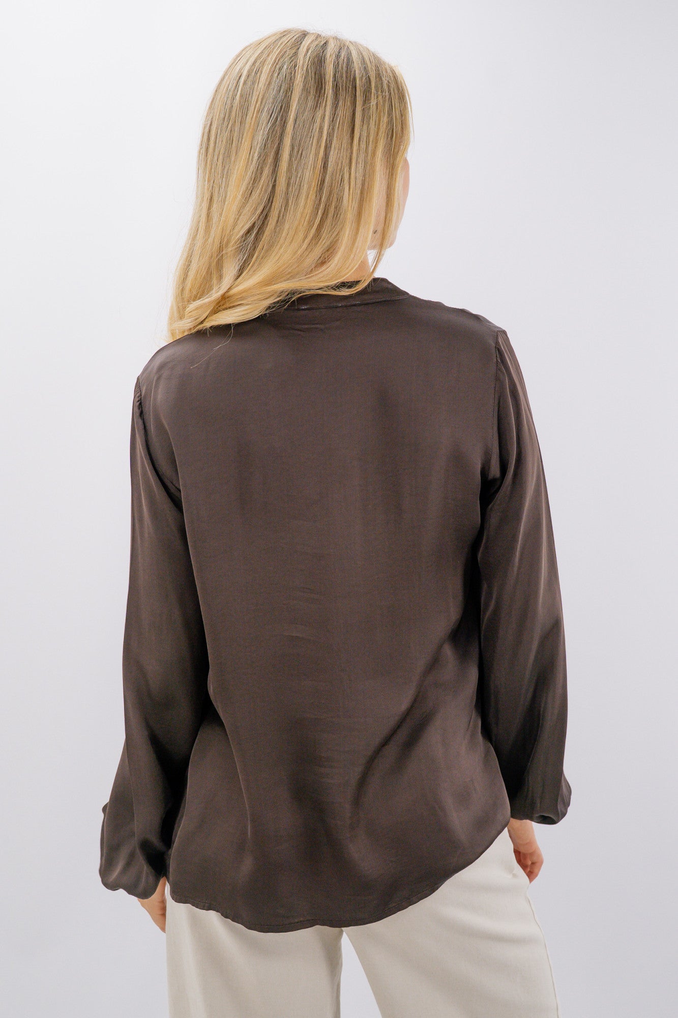 Camicia in viscosa satinata con rouches