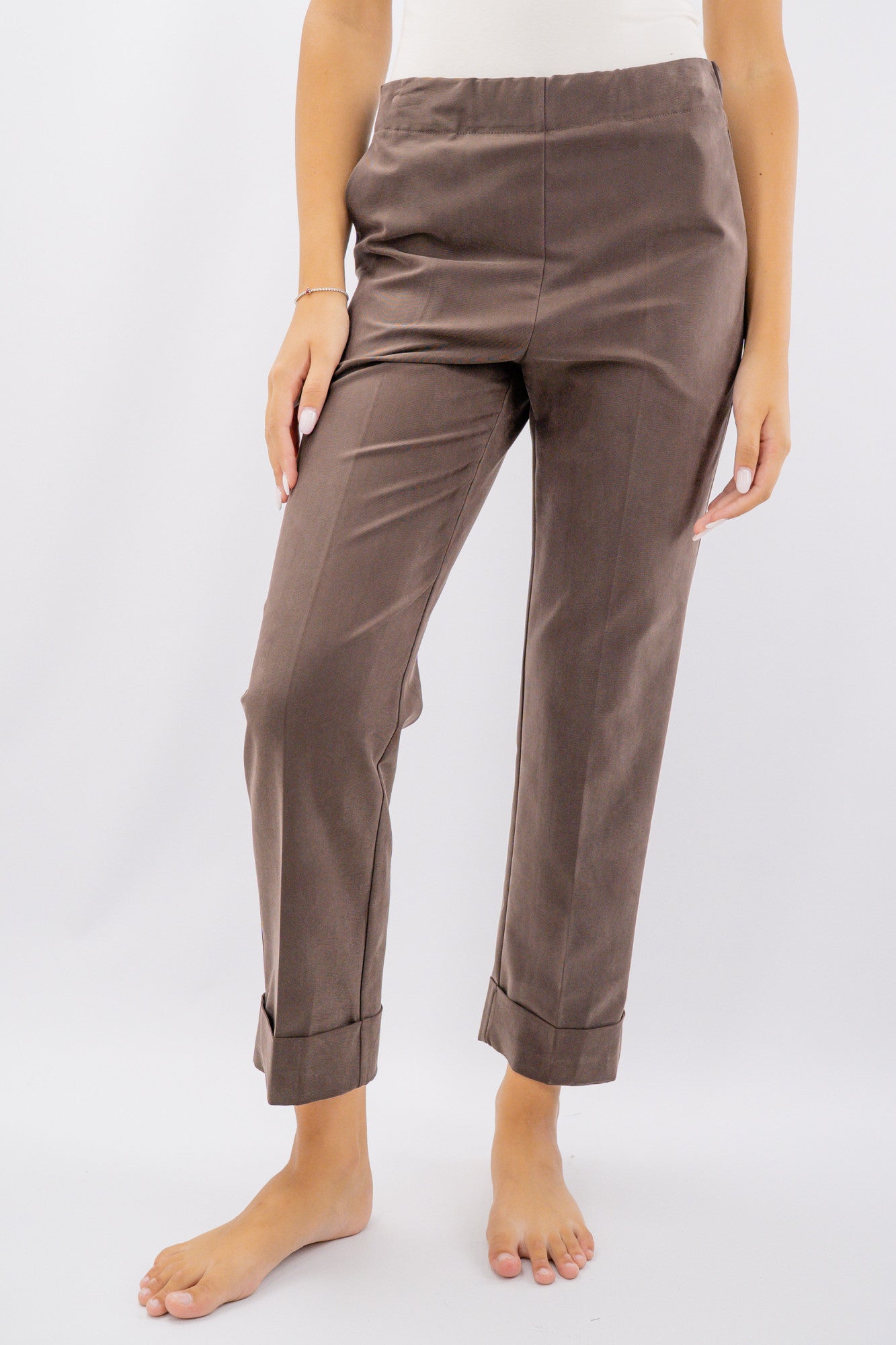 Pantalone gamba asciutta con risvolto alto