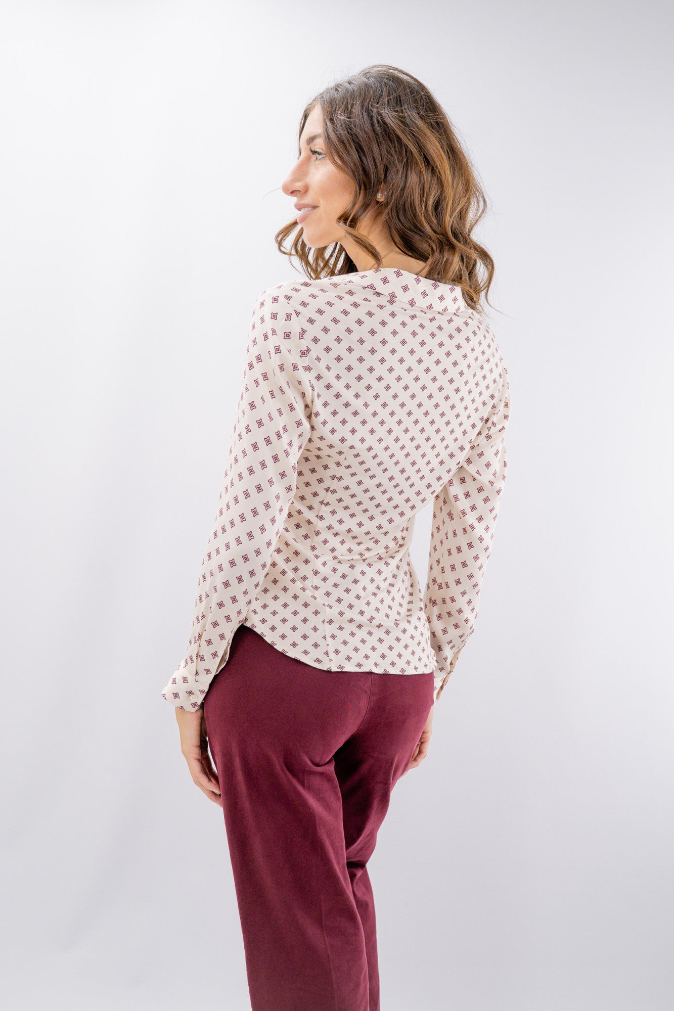 Camicia in viscosa fantasia geometrica