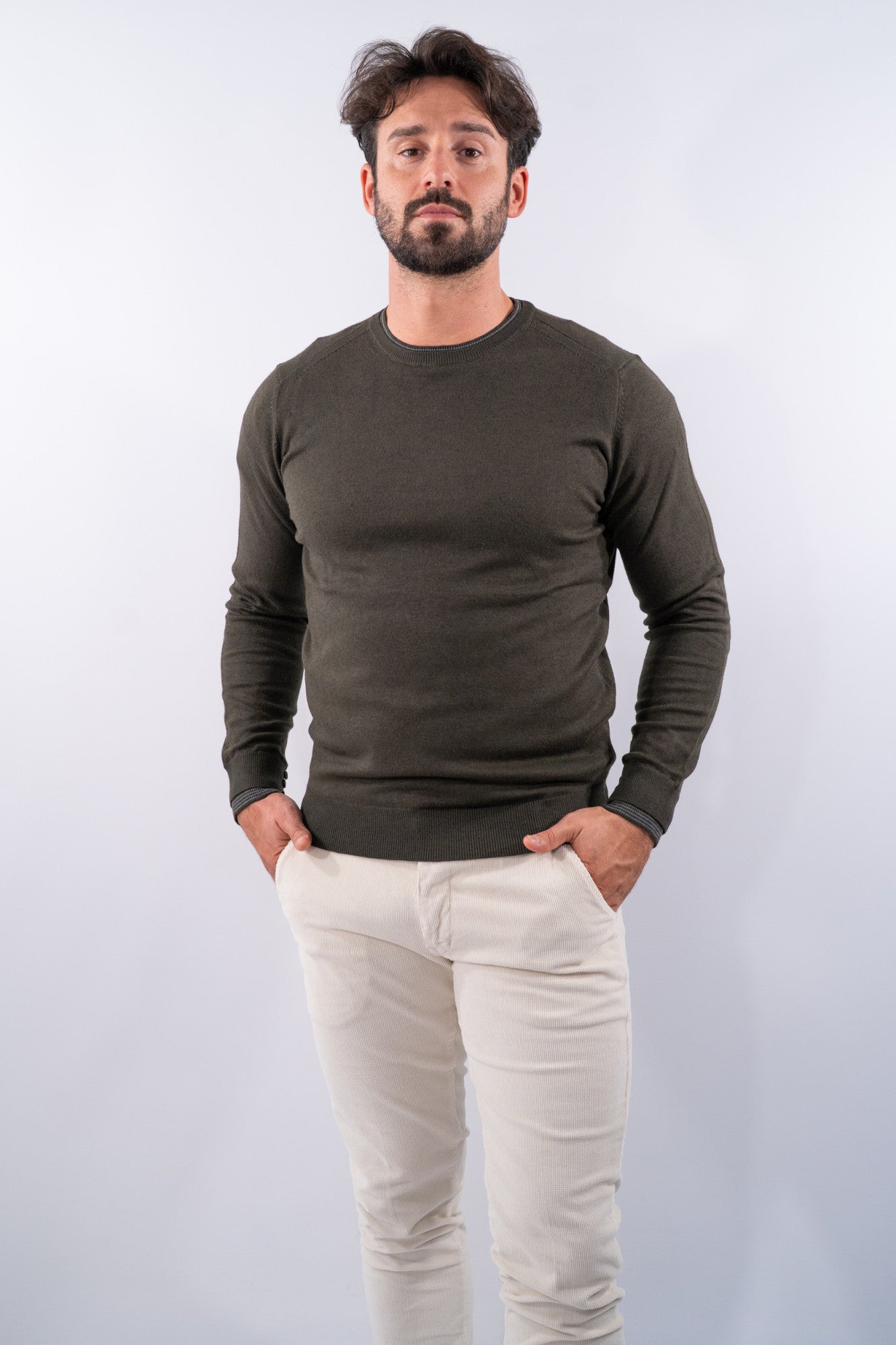 Maglia girocollo con toppe e doppio collo