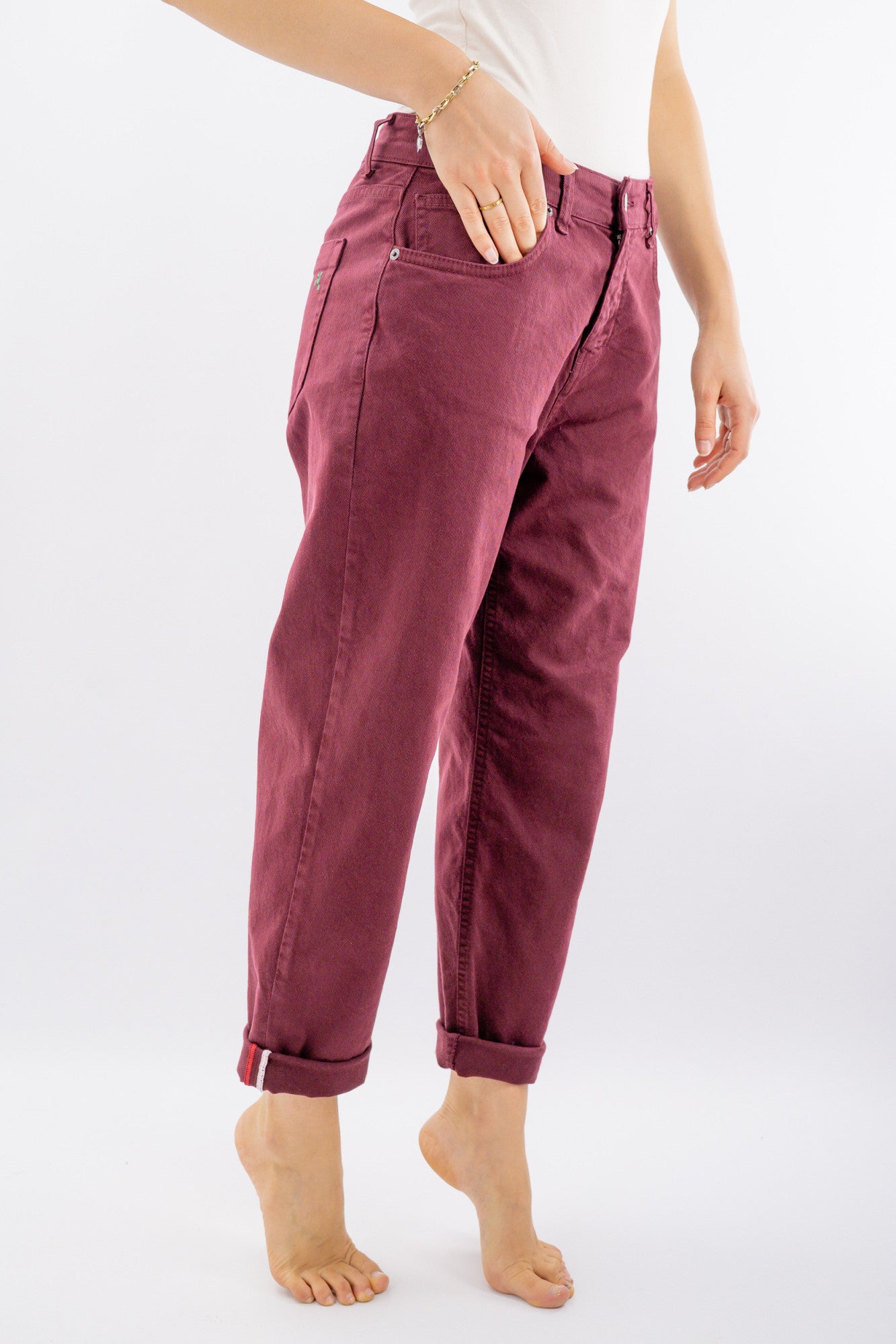 Pantaloni 5 tasche in twill stretch con fit dritto con x posteriore