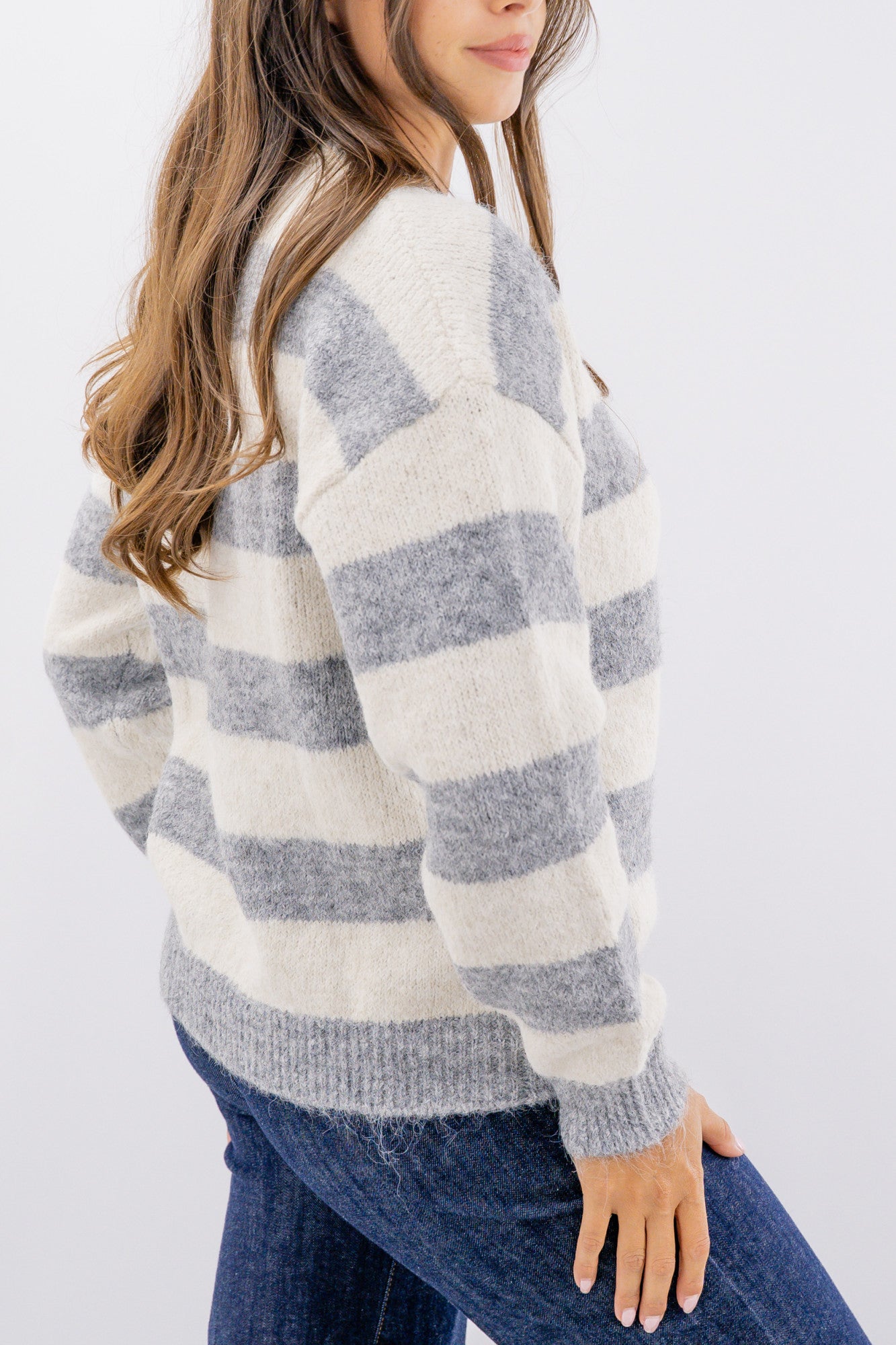 Cardigan rigato trendy con bottoni