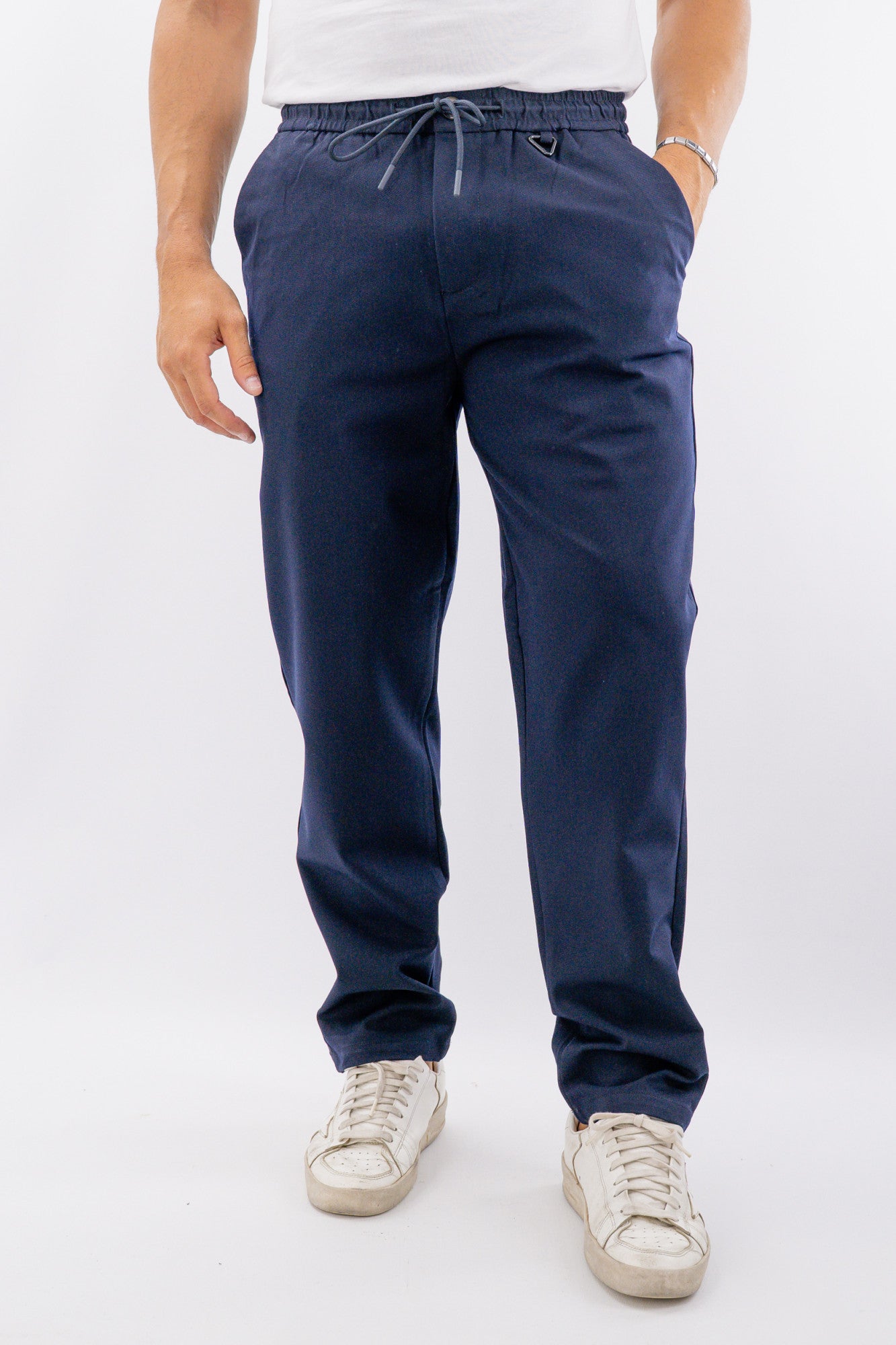 Pantalone relaxed consistente con vita elasticata e coulisse