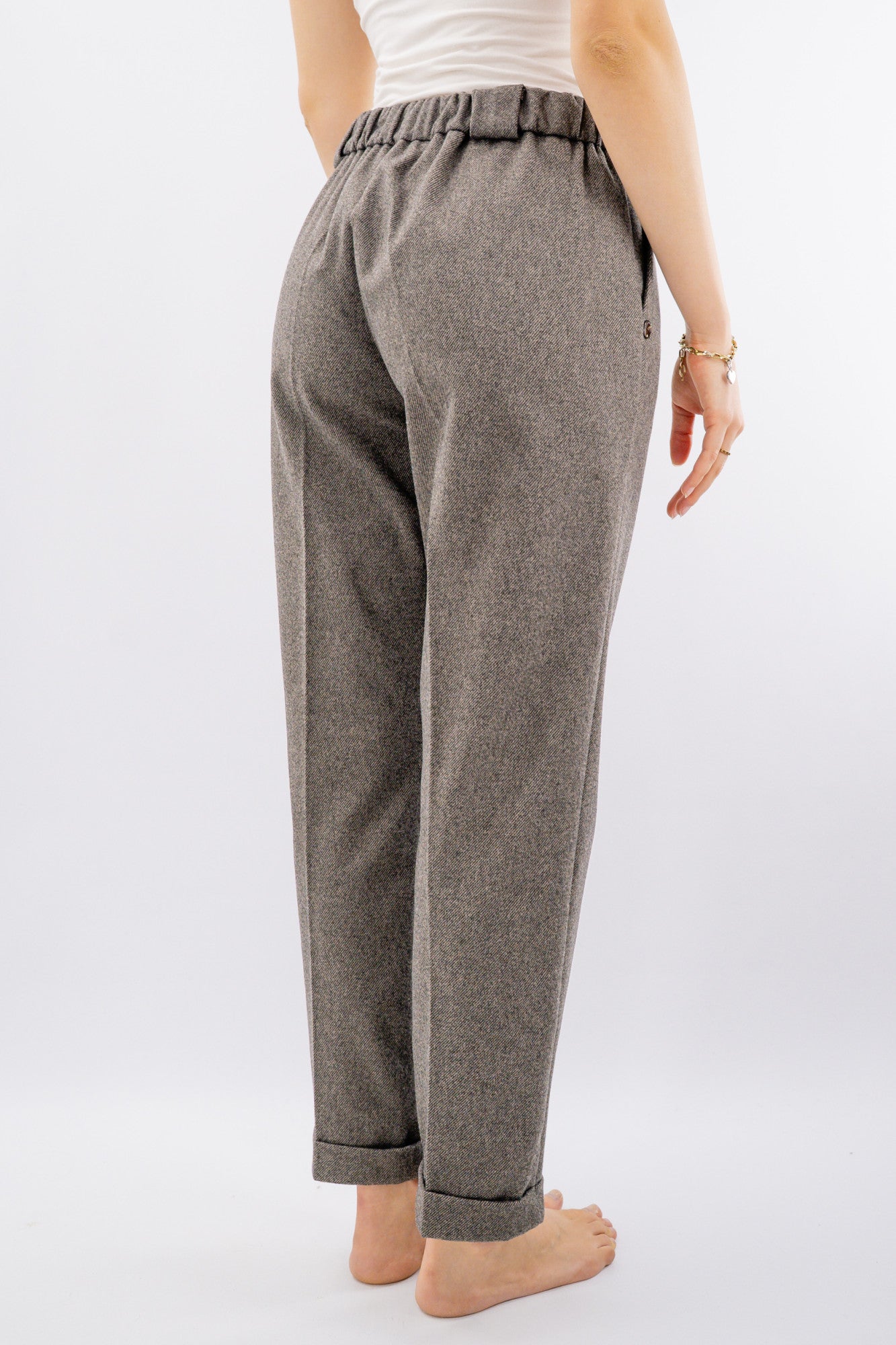 Pantalone vita alta in tessuto sale e pepe con risvolti