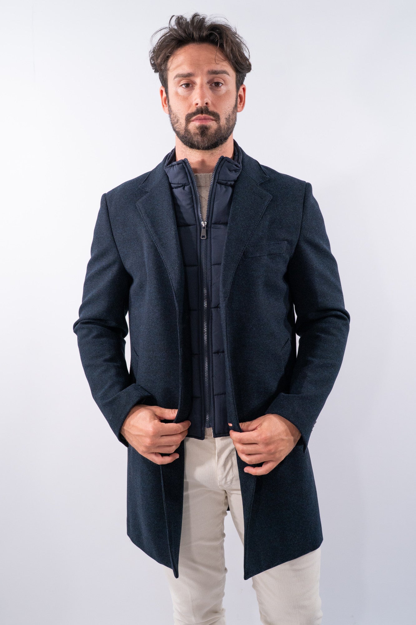 Cappotto monopetto corto con revers e pettorina trapuntata staccabile