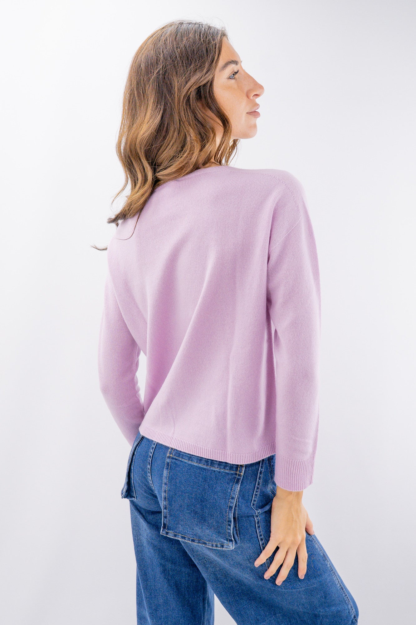 Maglia essenziale in misto lana e cashmere con collo barchetta