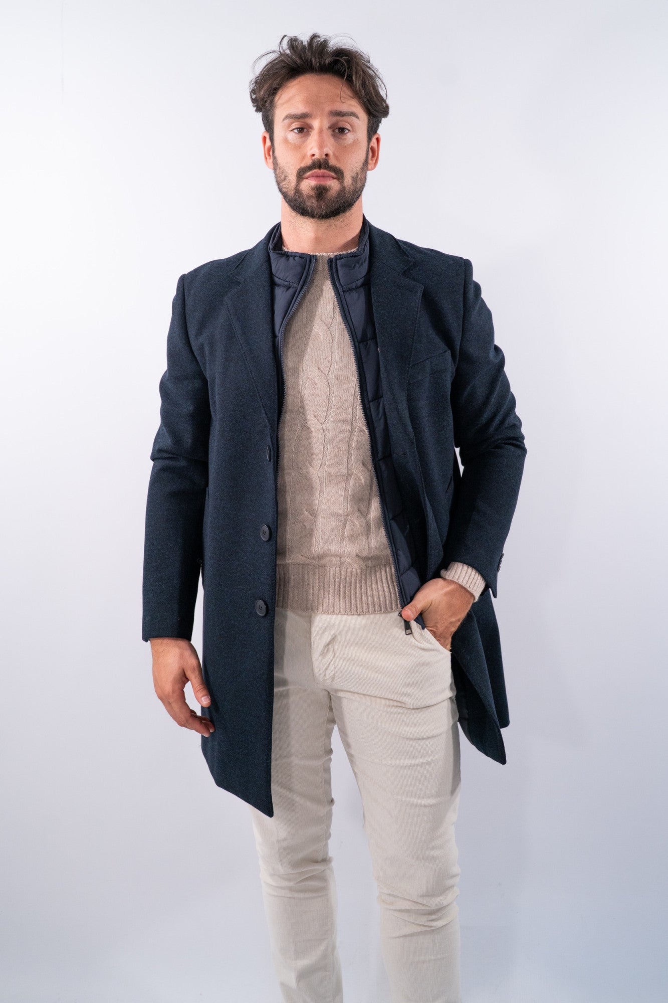Cappotto monopetto corto con revers e pettorina trapuntata staccabile