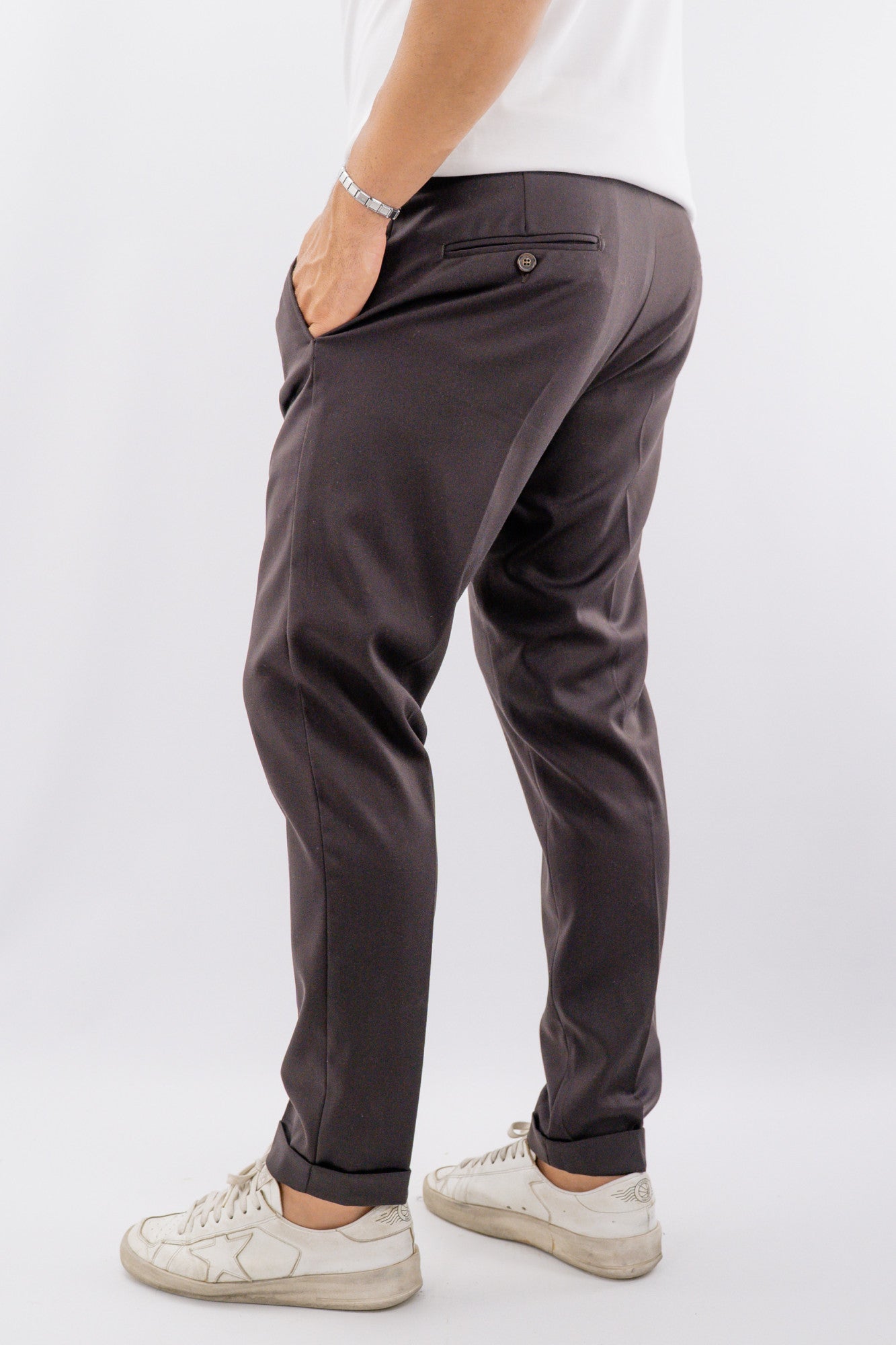 Pantalone elegante con risvoltino sul fondo