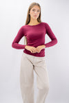 Maglia slim con scollo a barchetta