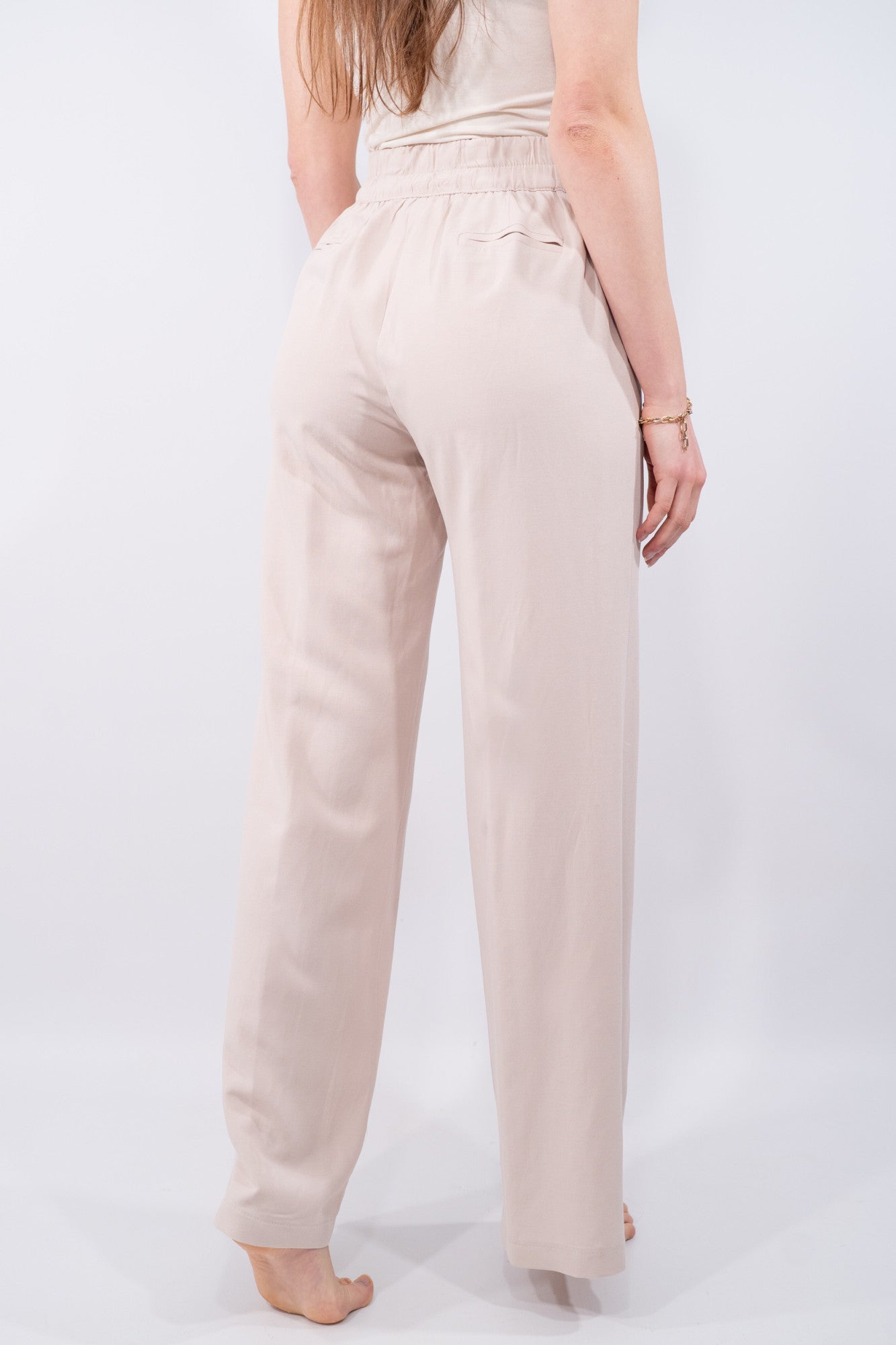 COLOR::BEIGE::4