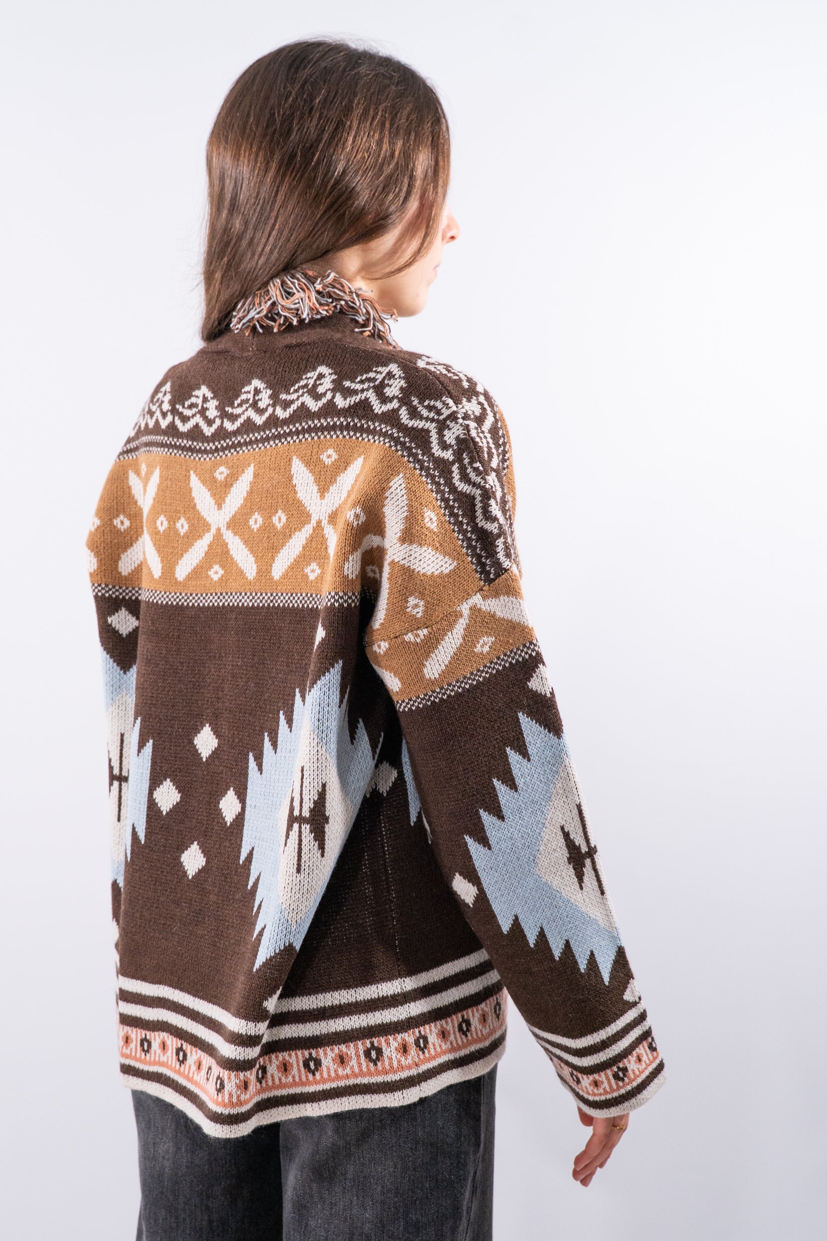 Cardigan aperto sciallato con frange