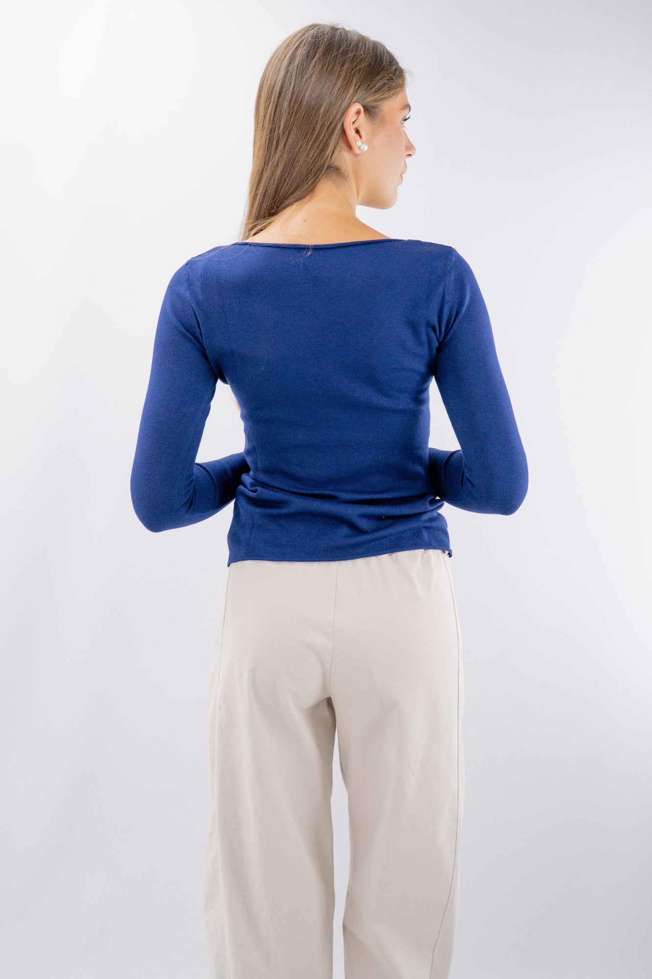 Maglia slim con scollo a barchetta