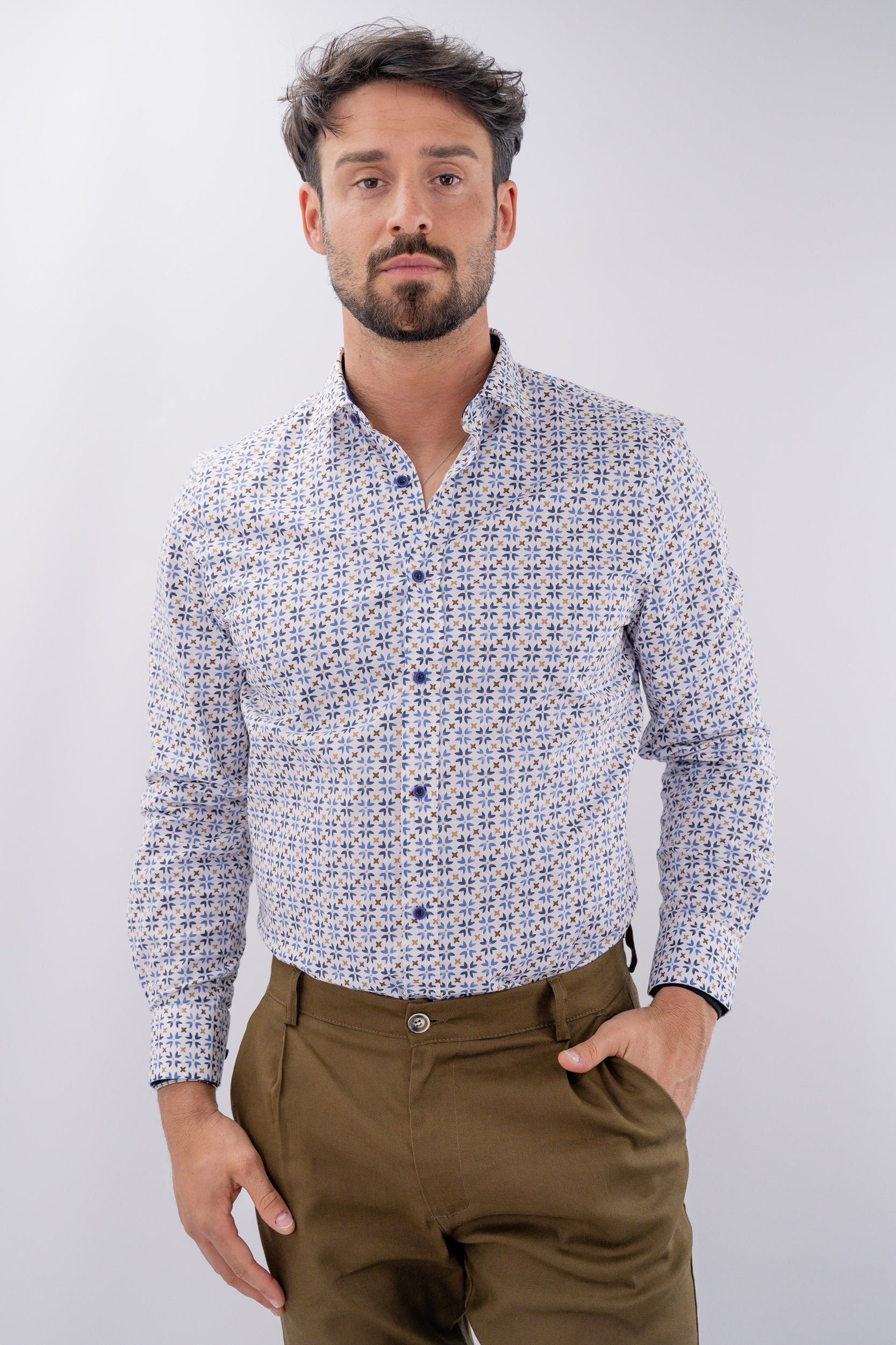 Camicia in fantasia stilizzata