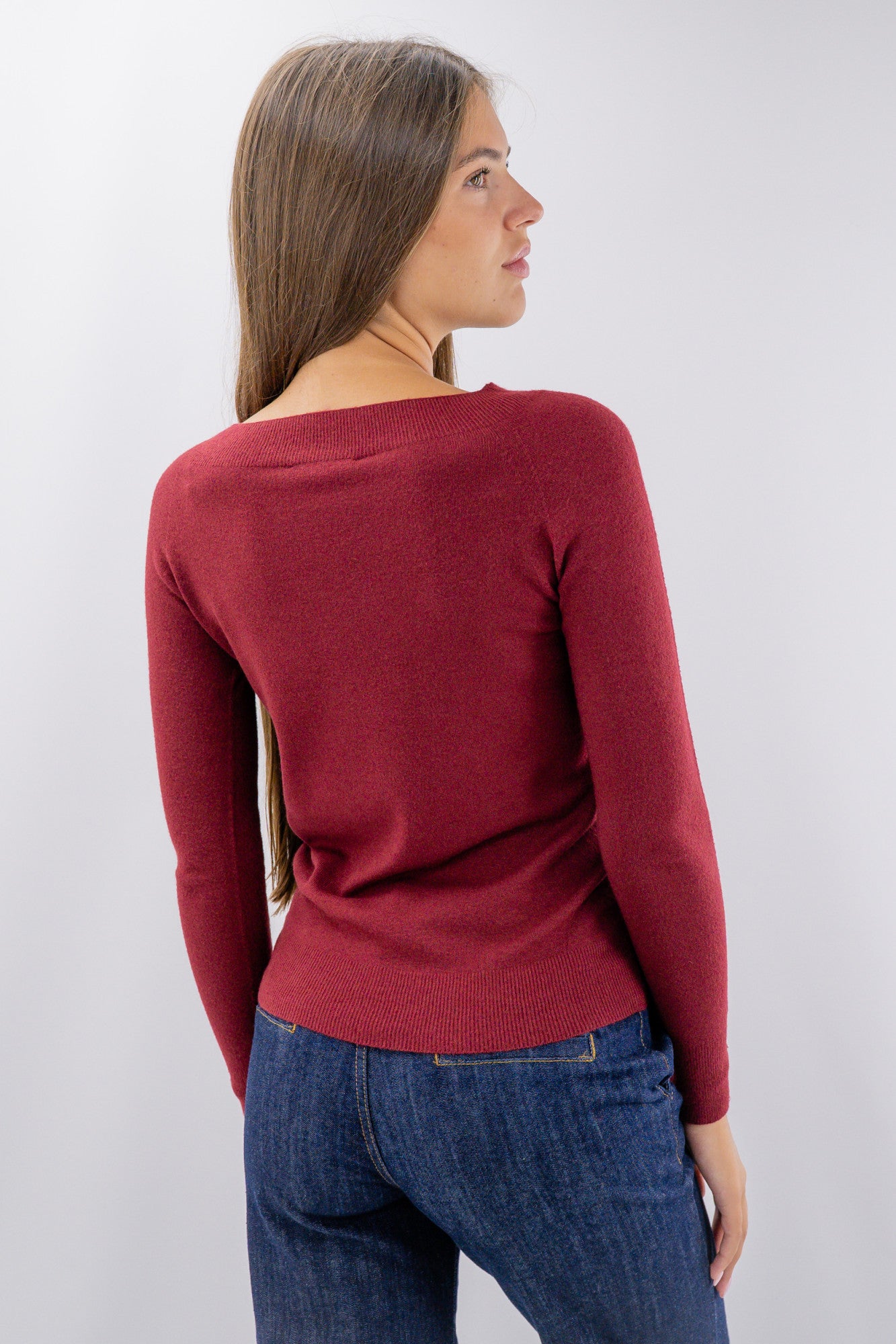 Maglia con scollo a barchetta e fiocchetti