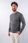 Maglia girocollo con toppe e ricamo decorativo