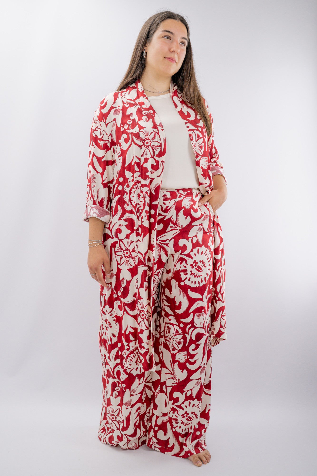 Pantalone ampio con stampa floreale