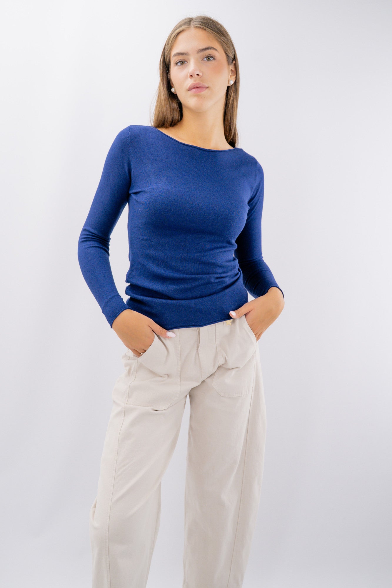 Maglia slim con scollo a barchetta