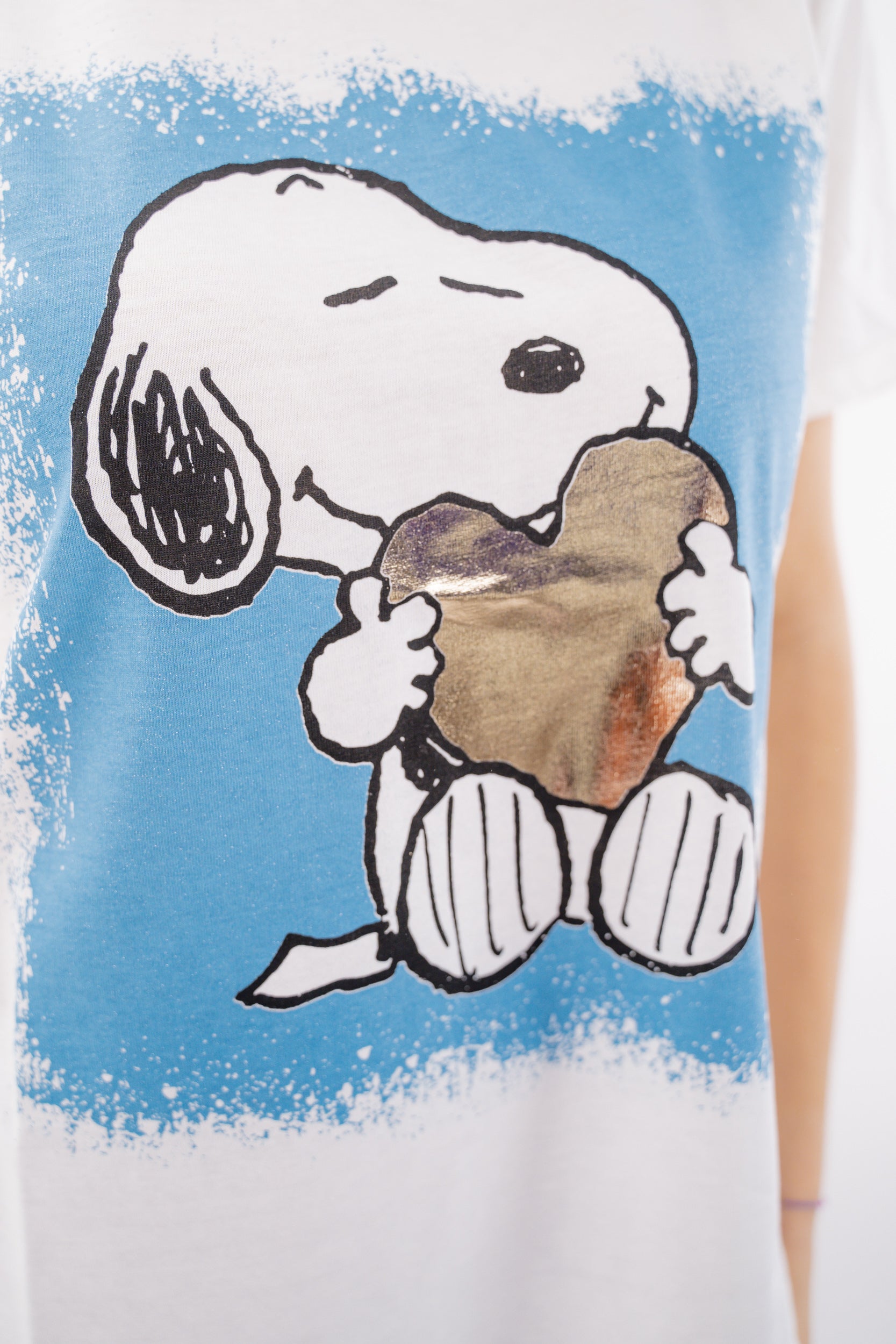 T-shirt basica Snoopy con cuore