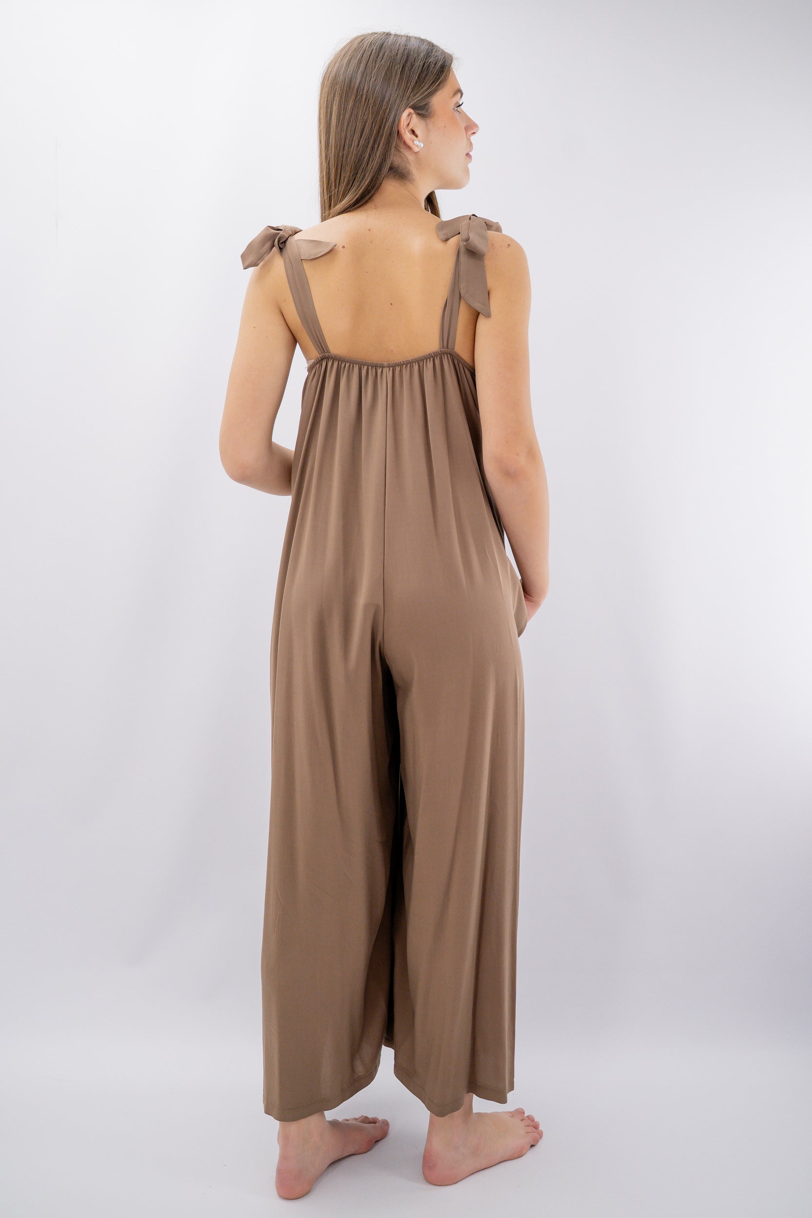 Tuta ampia con spalline annodabili