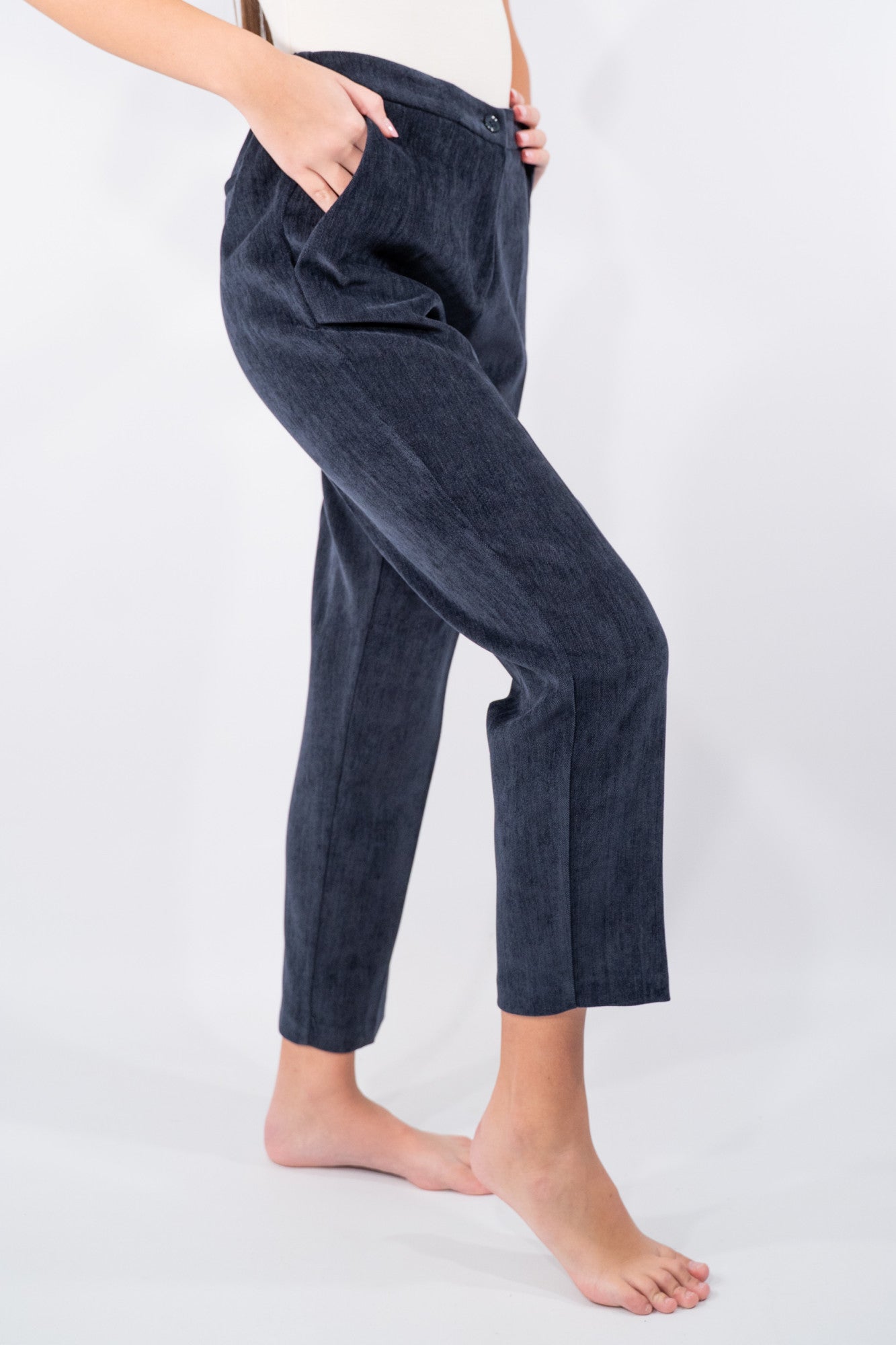 Pantalone sigaretta in tessuto semi velluto