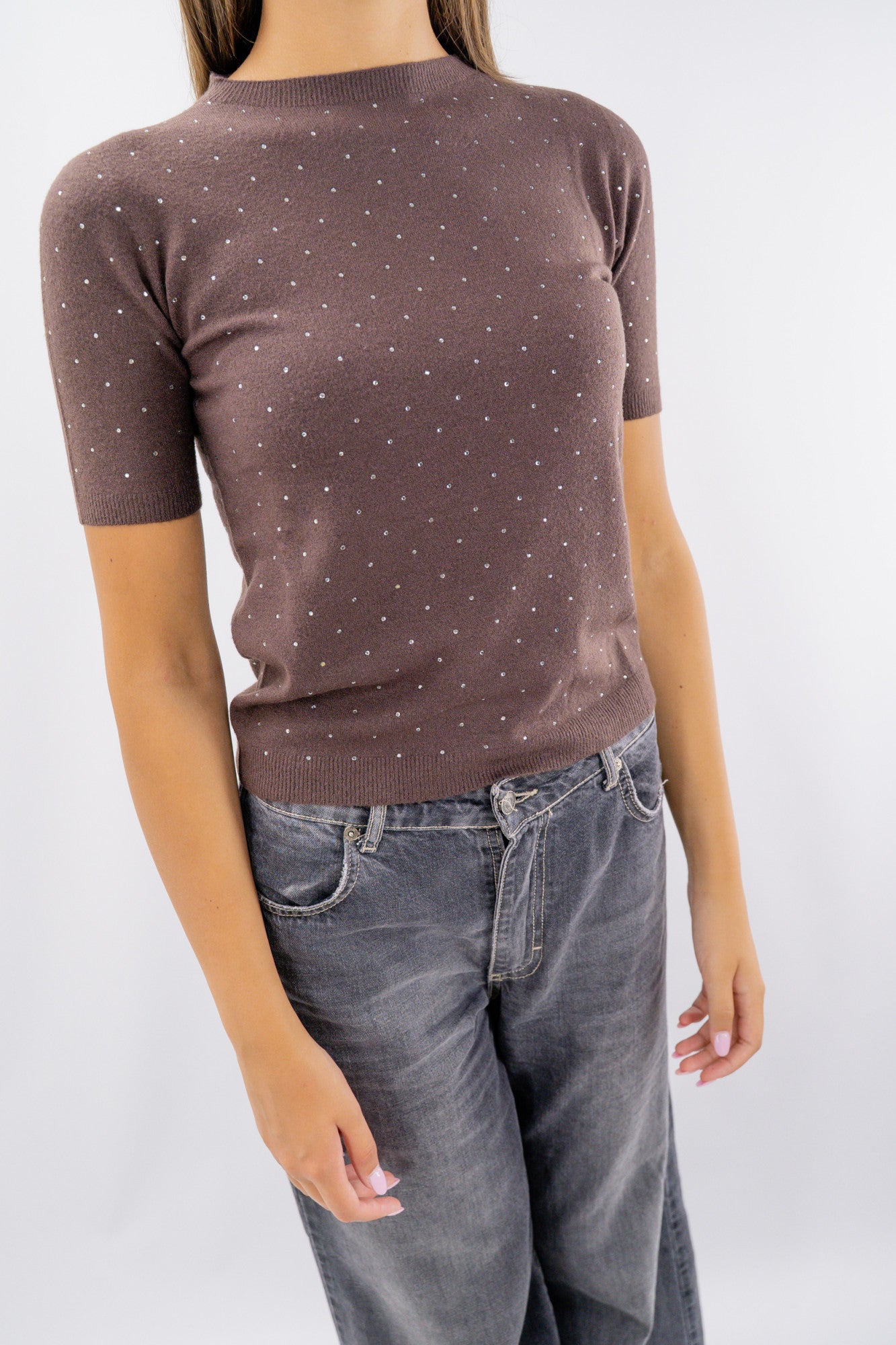 Maglia girocollo con brillantini a manica corta