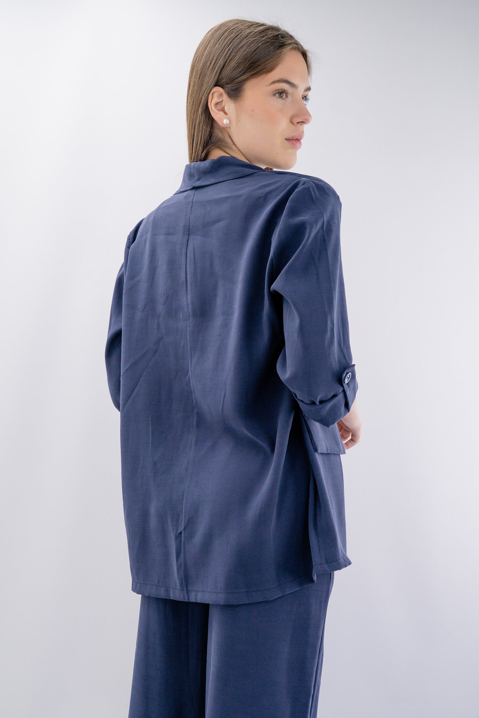 Blazer aperto fluido con maniche risvoltabili