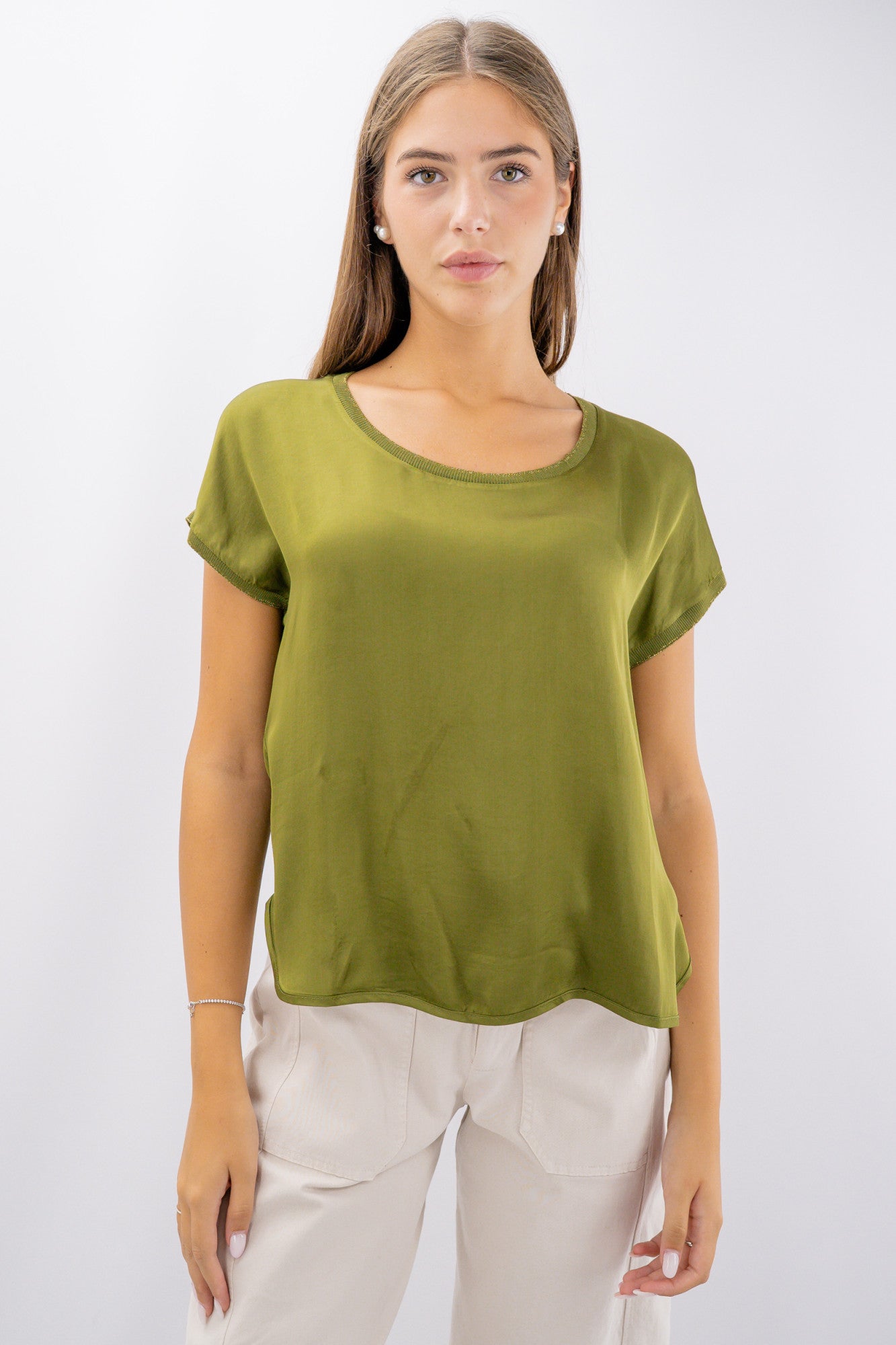 Blusa in viscosa ad effetto satinato con bordi lurex