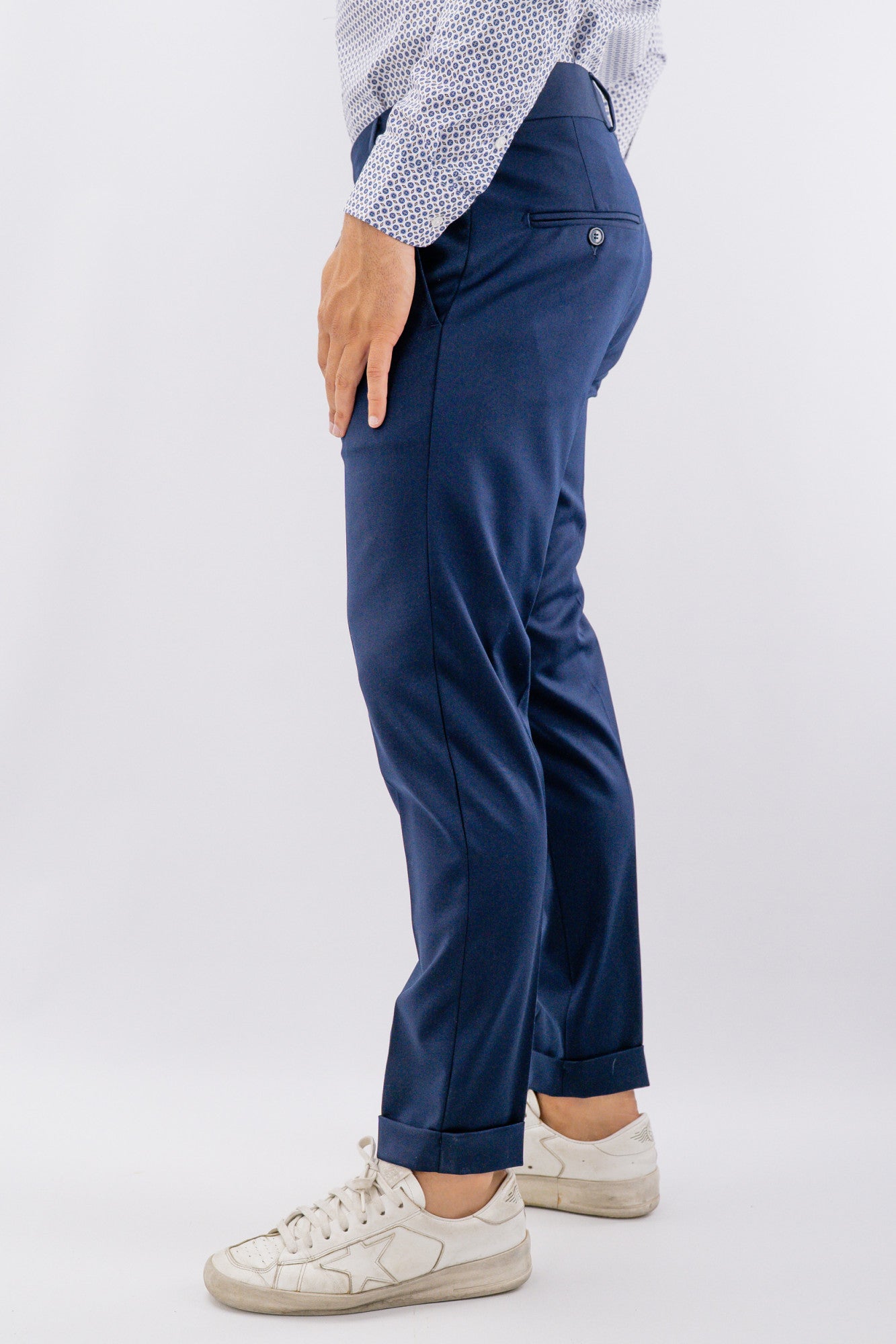 Pantalone elegante con risvoltino sul fondo