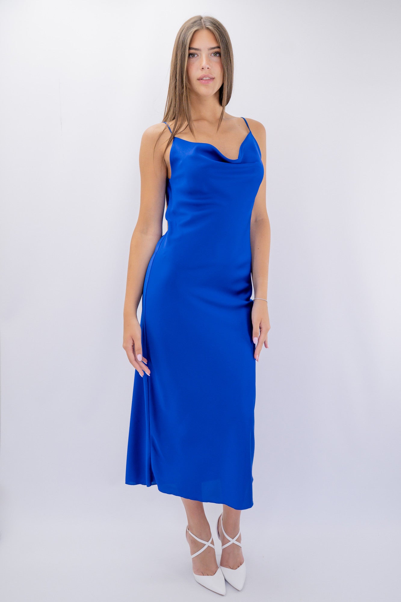 Slim dress lungo con scollo drapeggio