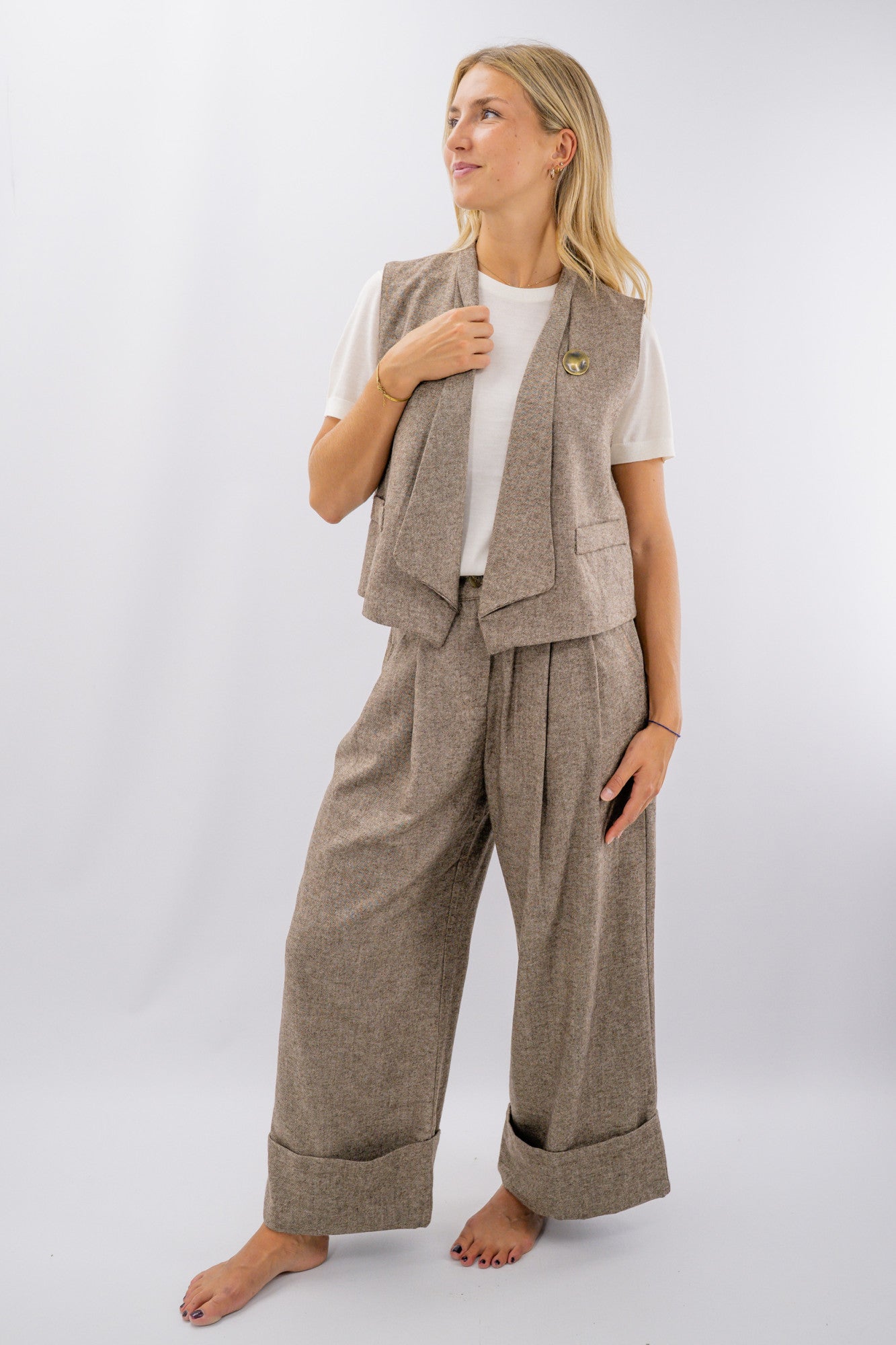 Gilet tweed aperto con revers